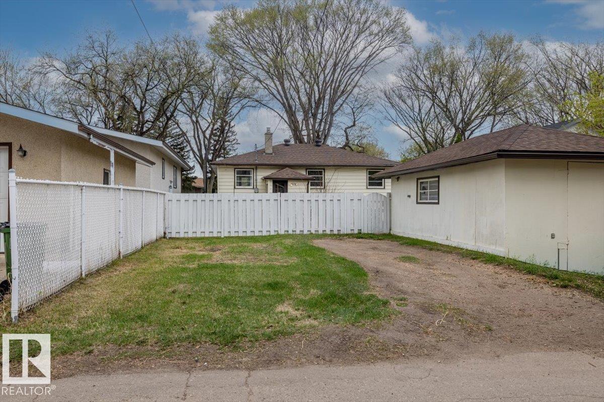 Photo 33 at 11227 52 Street NW, Highlands, Edmonton