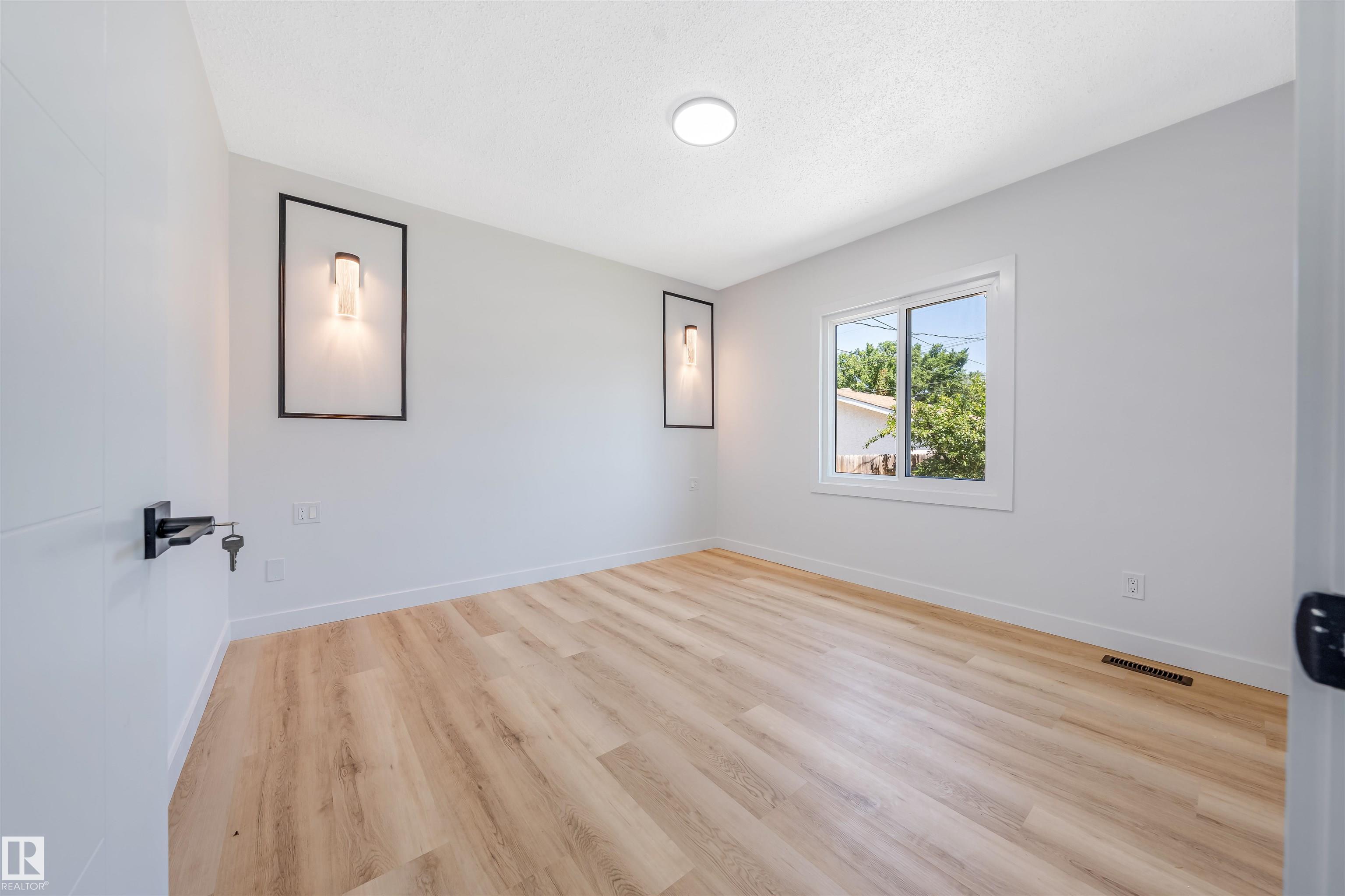 Photo 16 at 11927 68 Street NW, Montrose, Edmonton