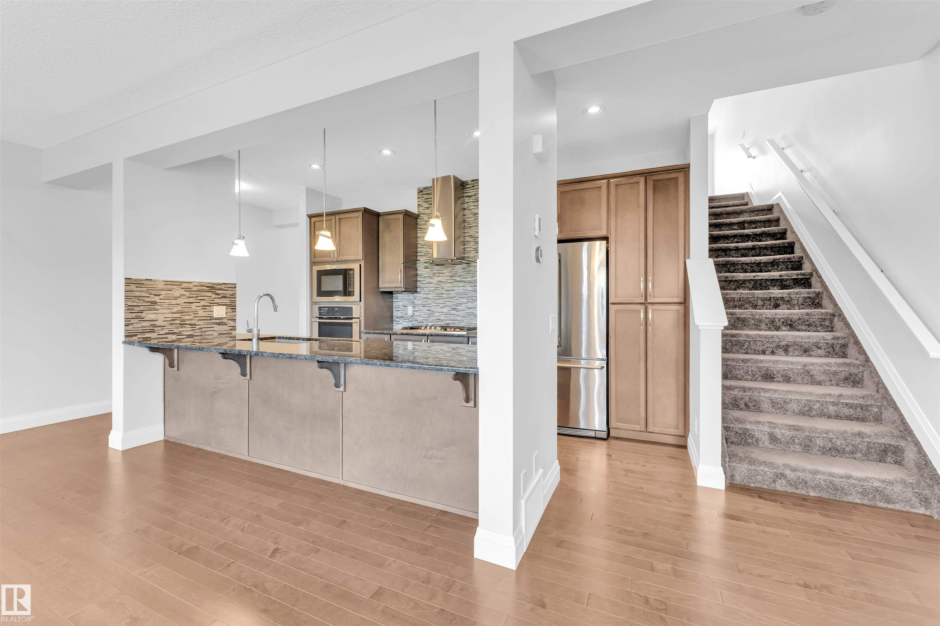 https://zimg.paragon.ice.com/ParagonImages/Property/PM/RAE/225409019/24/0/0/039bd0e4110b7aaf230ec8c274911213/1/0ea1b301e13e7fb7e2cafa26710376e5/225409019-356a19fa-77b5-4adc-8587-9aeb4f50c887.JPG