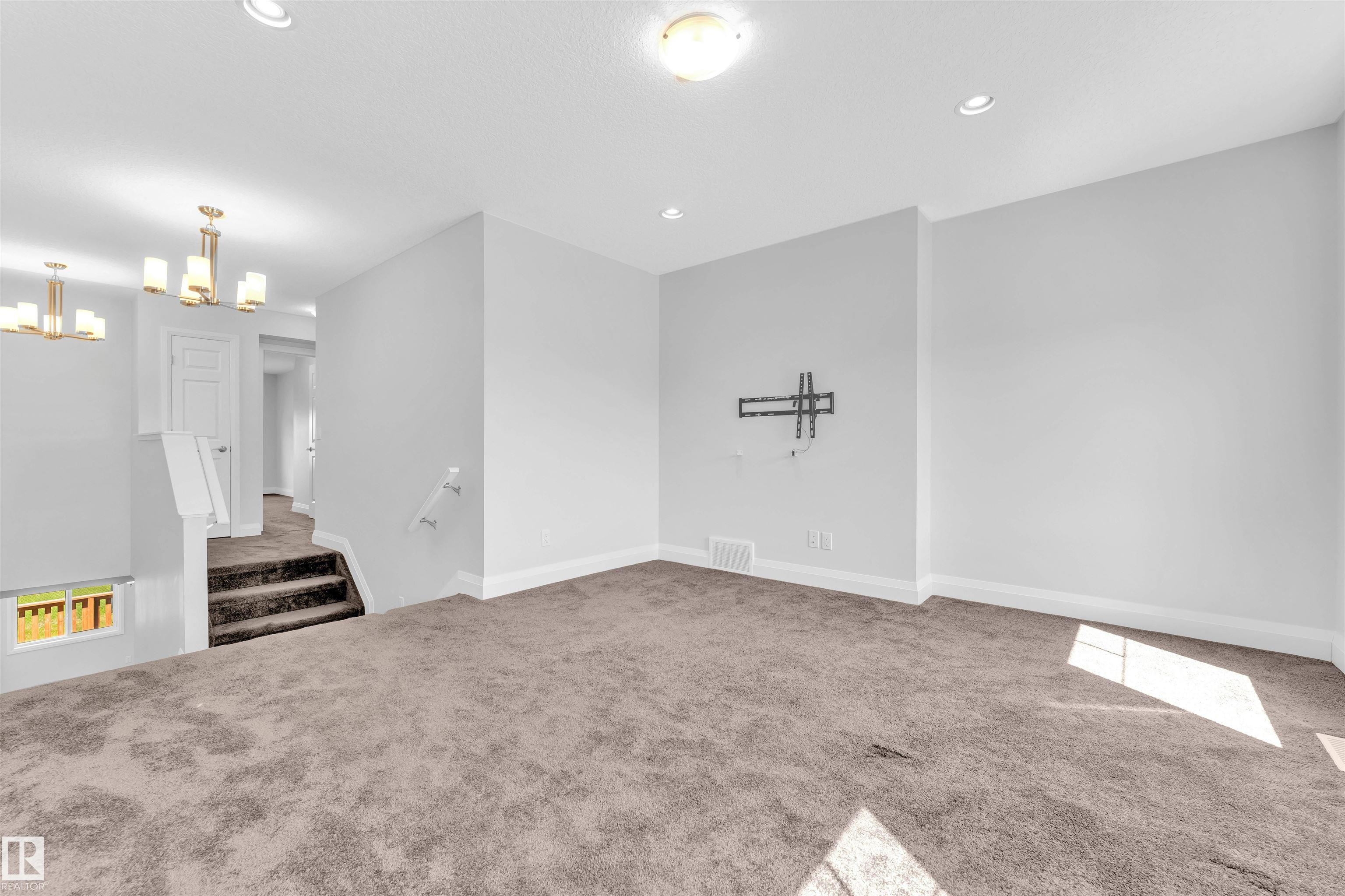 https://zimg.paragon.ice.com/ParagonImages/Property/PM/RAE/225409019/36/0/0/43c49f4789be952bceace9299a5d15fd/1/0ea1b301e13e7fb7e2cafa26710376e5/225409019-a01b30ac-6dc5-4b1b-b79d-8f623cd91109.JPG