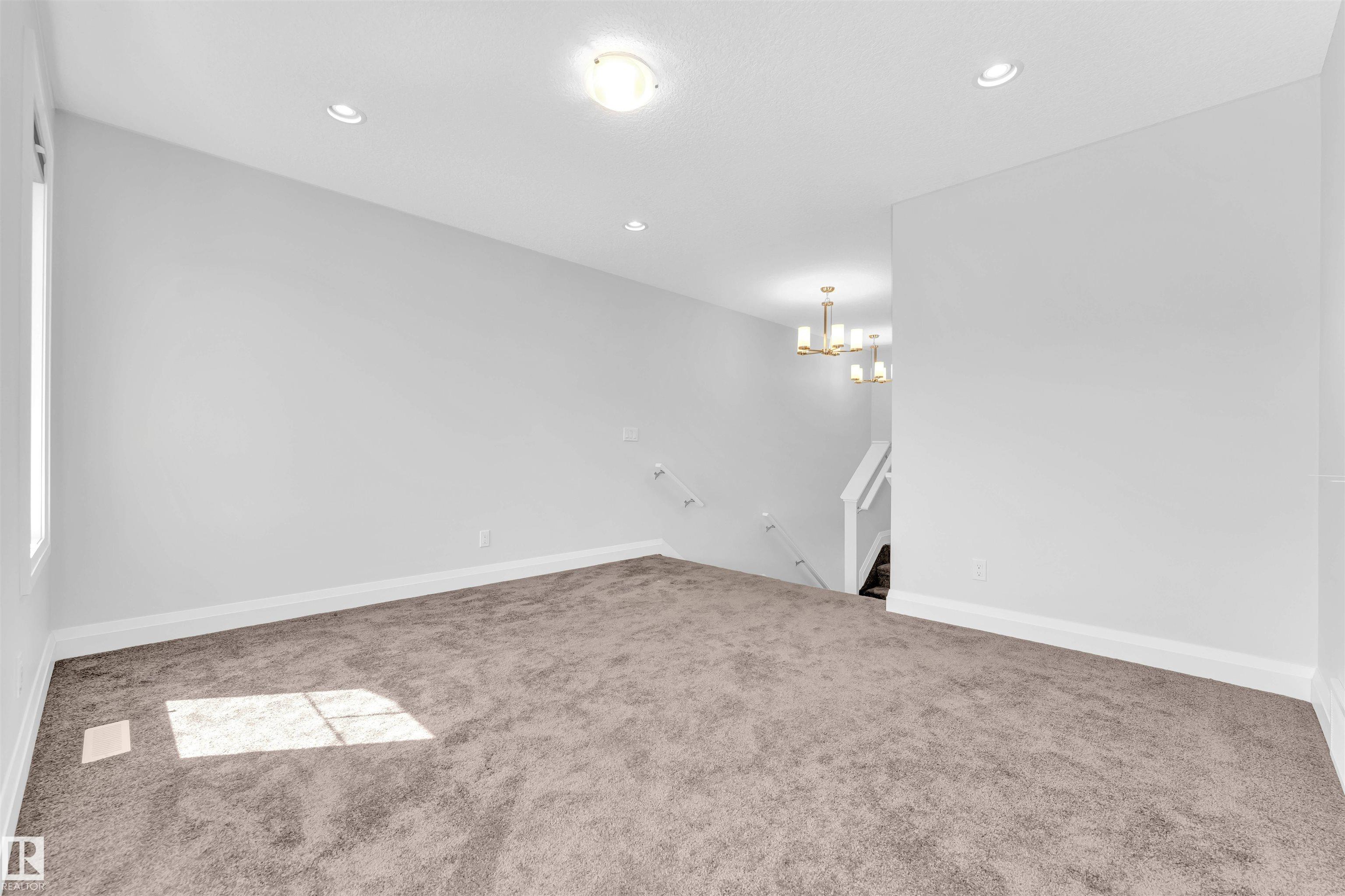 https://zimg.paragon.ice.com/ParagonImages/Property/PM/RAE/225409019/37/0/0/7e0a48e08e277920c4eba3c576fc74c0/1/0ea1b301e13e7fb7e2cafa26710376e5/225409019-618918e8-718e-4a52-9cab-0433f75a6403.JPG