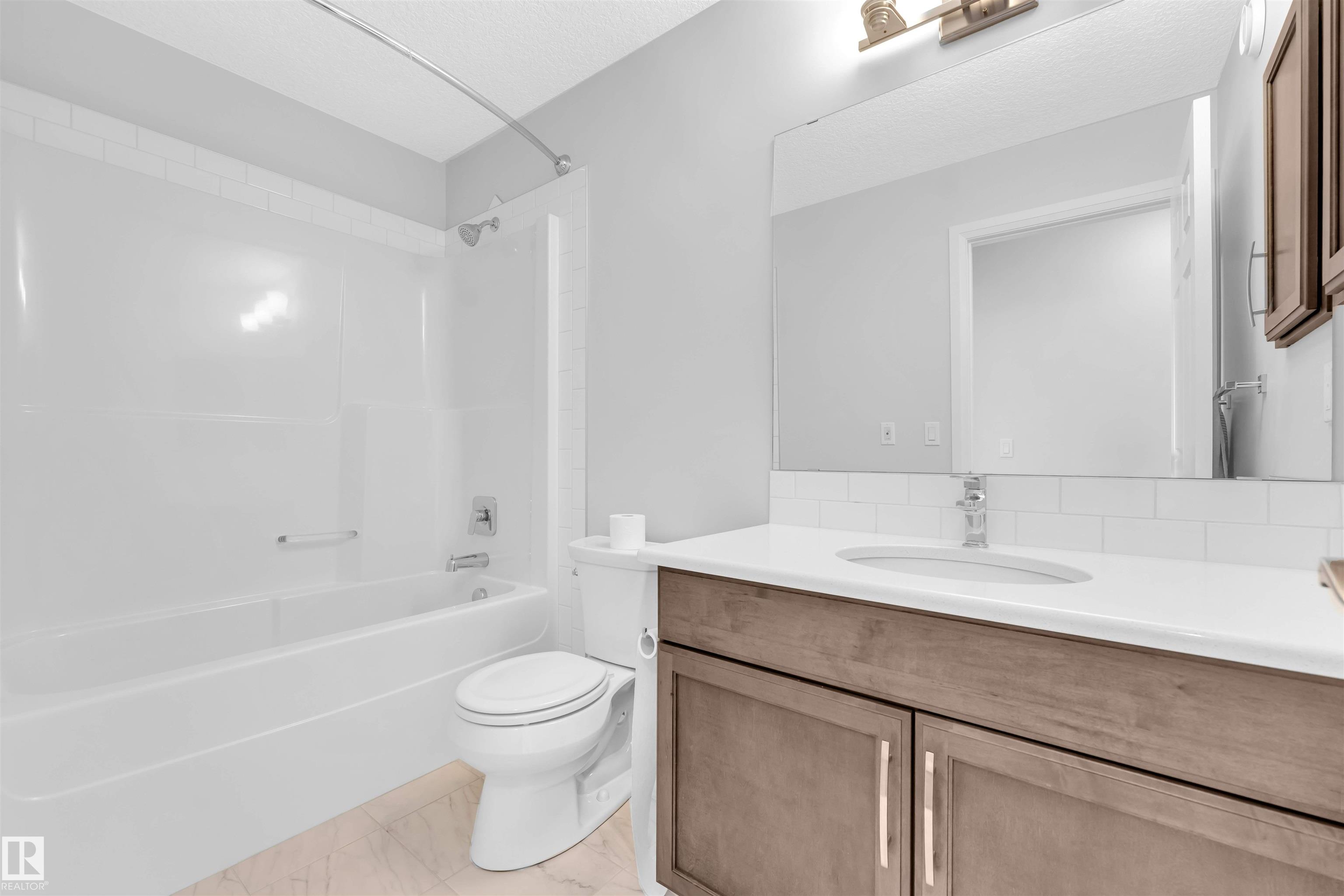 https://zimg.paragon.ice.com/ParagonImages/Property/PM/RAE/225409019/48/0/0/b37bbabcedaf00607028d9ace37d849c/1/0ea1b301e13e7fb7e2cafa26710376e5/225409019-6130921f-f7b1-4fae-bd6b-03175650052d.JPG