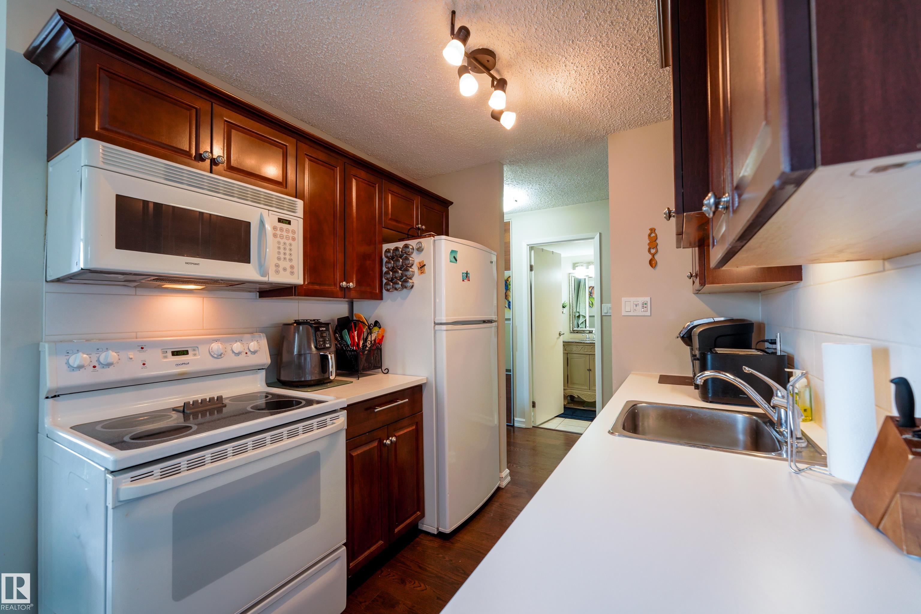 Photo 7 at 305 - 12121 Jasper Avenue NW, Wîhkwêntôwin, Edmonton