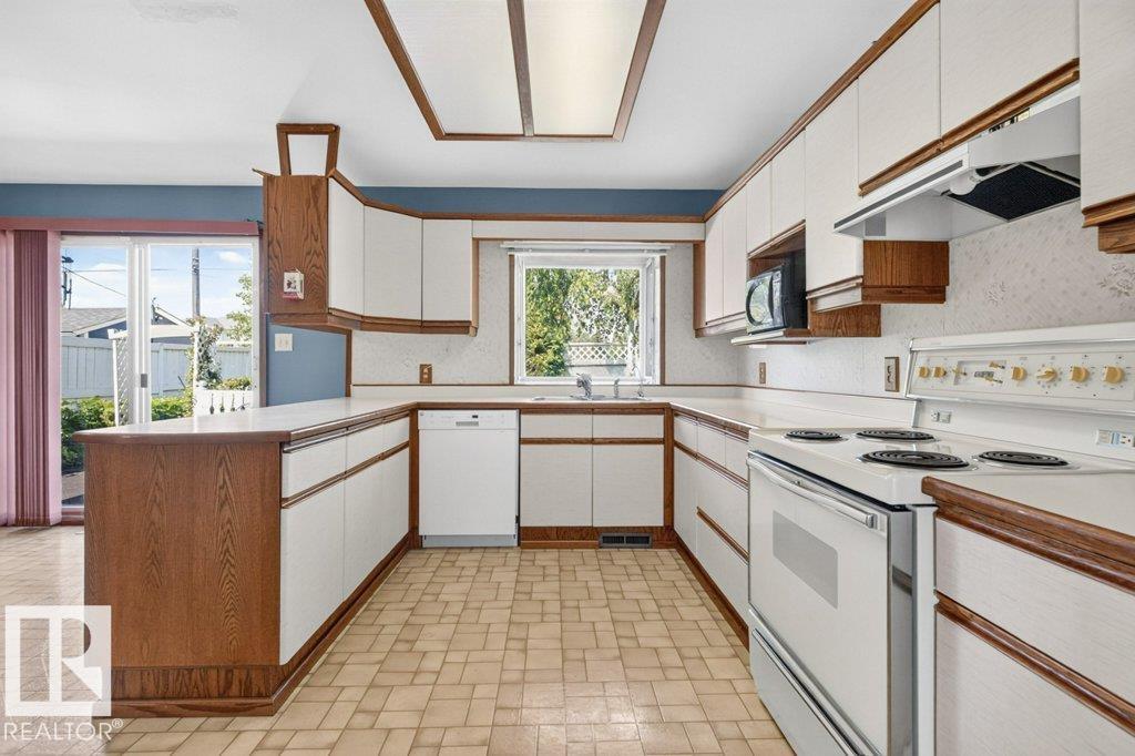 Photo 8 at 13008 135 Street NW, Athlone, Edmonton