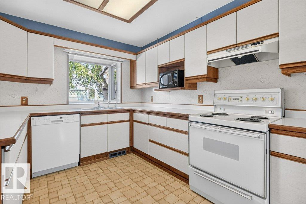 Photo 9 at 13008 135 Street NW, Athlone, Edmonton