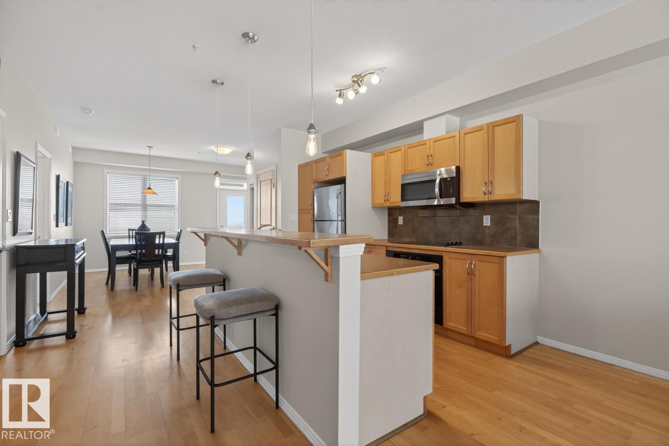 https://zimg.paragon.ice.com/ParagonImages/Property/PM/RAE/225409072/8/0/0/fcd3afe303631f8a320e4308021039ae/1/60e615ddd3f9c14434c46c64faf24cfb/225409072-A83BD3AA-A590-401B-81EB-CD957D9AFF04.JPG