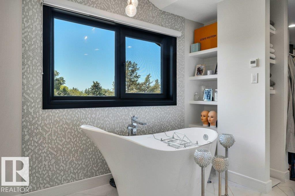 https://zimg.paragon.ice.com/ParagonImages/Property/PM/RAE/225409086/50/0/0/f9bb8b02c0a68bf42d7425ea5332e0ef/1/c994224265c6fb85d15a5f04c2a12393/225409086-813f106b-626b-4f23-80f0-72d26b9f8489.JPG