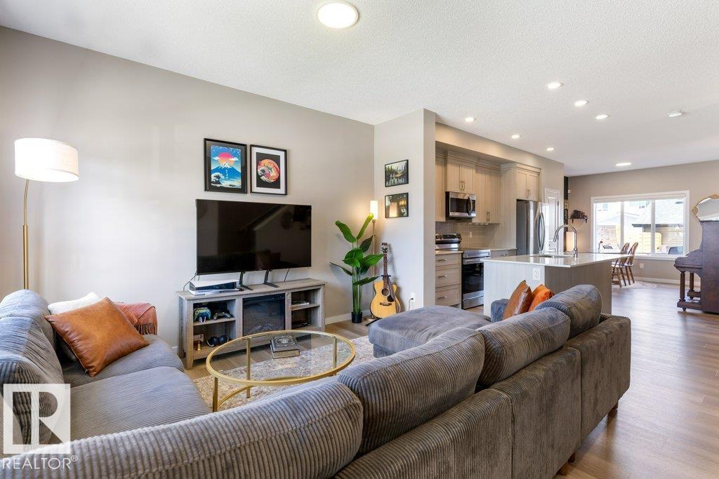 7056 181 Avenue NW, Crystallina Nera East, Edmonton