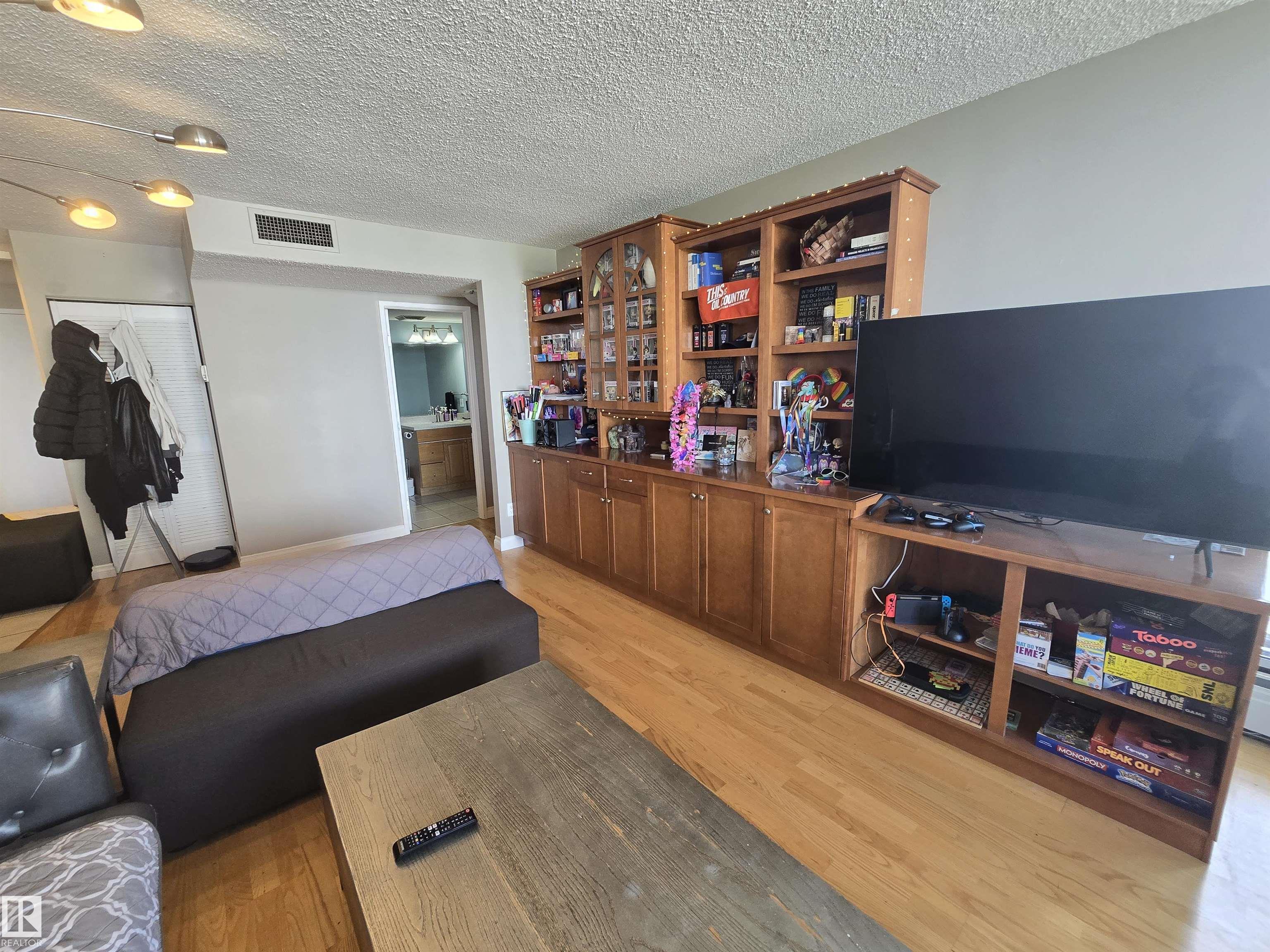 Photo 19 at 1204 - 9921 104 Street NW, Downtown, Edmonton