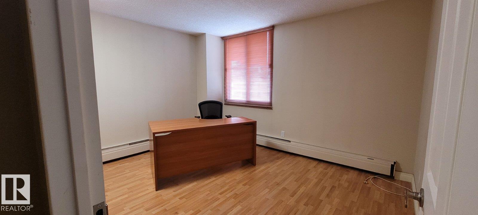 https://zimg.paragon.ice.com/ParagonImages/Property/PM/RAE/225409110/31/0/0/08961d135e7b4c5897c4f282b94c5abd/1/57c41dde7b8742695841b62de7f4b6de/225409110-15622d55-1102-4bed-aed6-a7f96002fb84.JPG