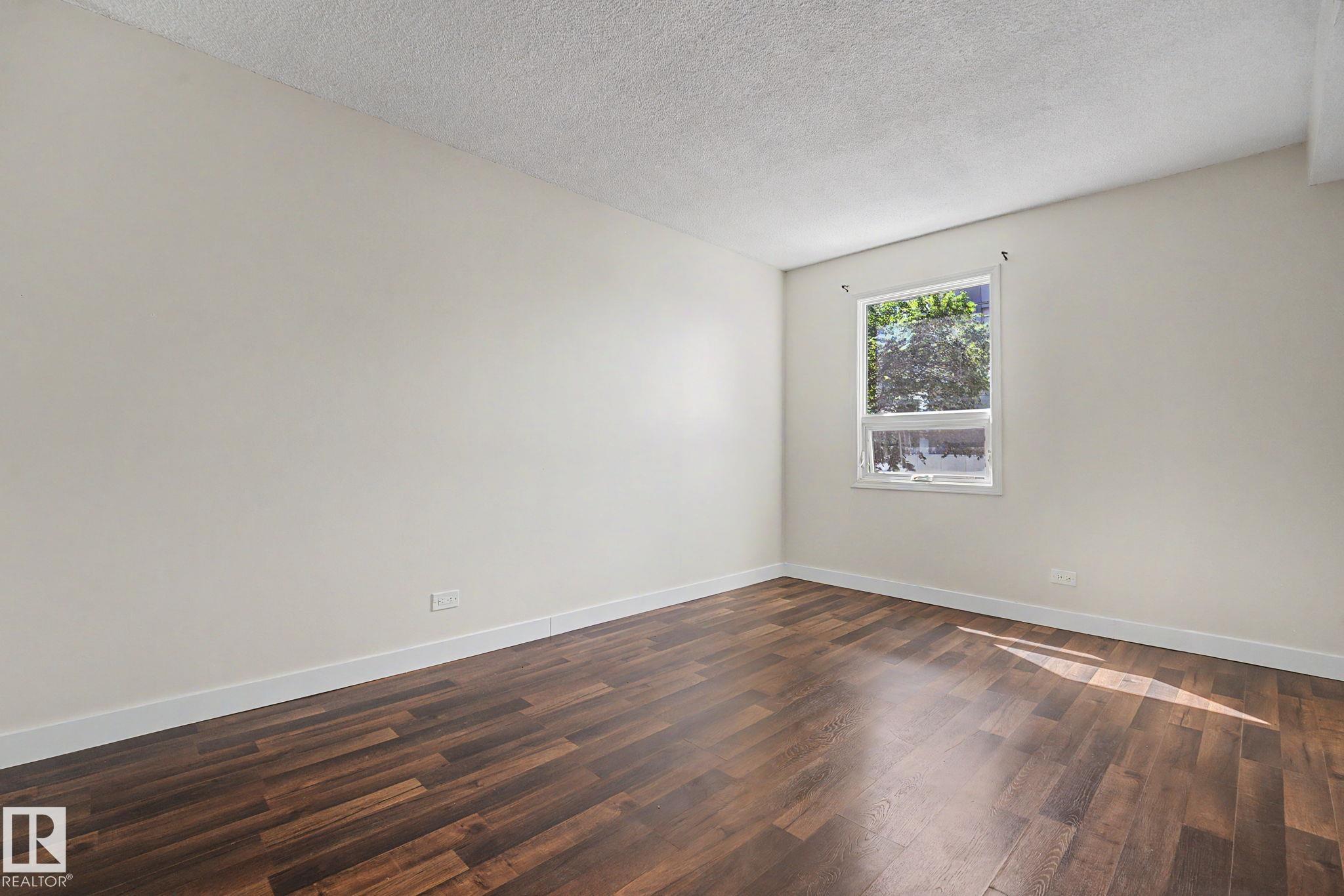 Photo 13 at 304 - 10140 120 Street NW, Wîhkwêntôwin, Edmonton