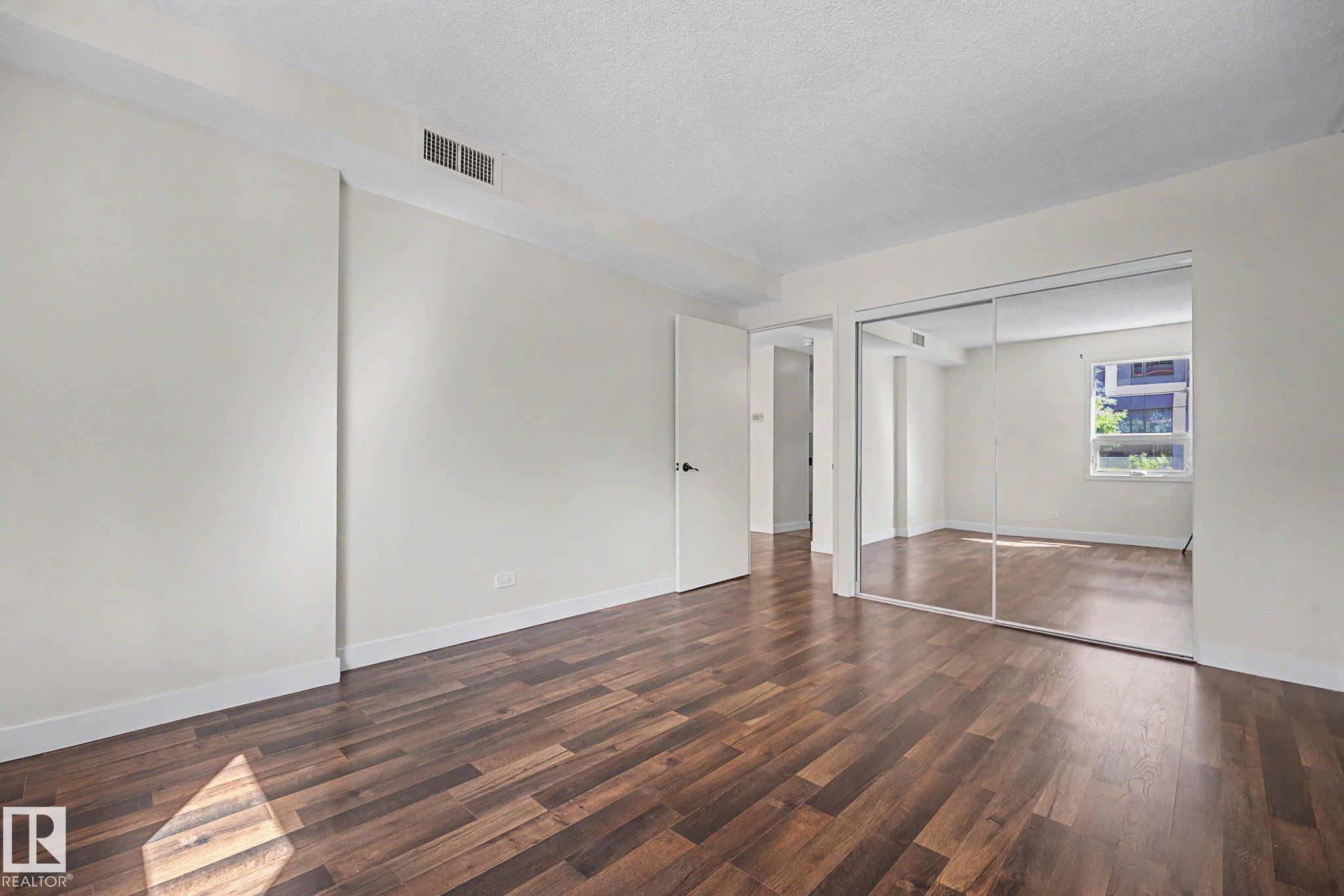 Photo 14 at 304 - 10140 120 Street NW, Wîhkwêntôwin, Edmonton