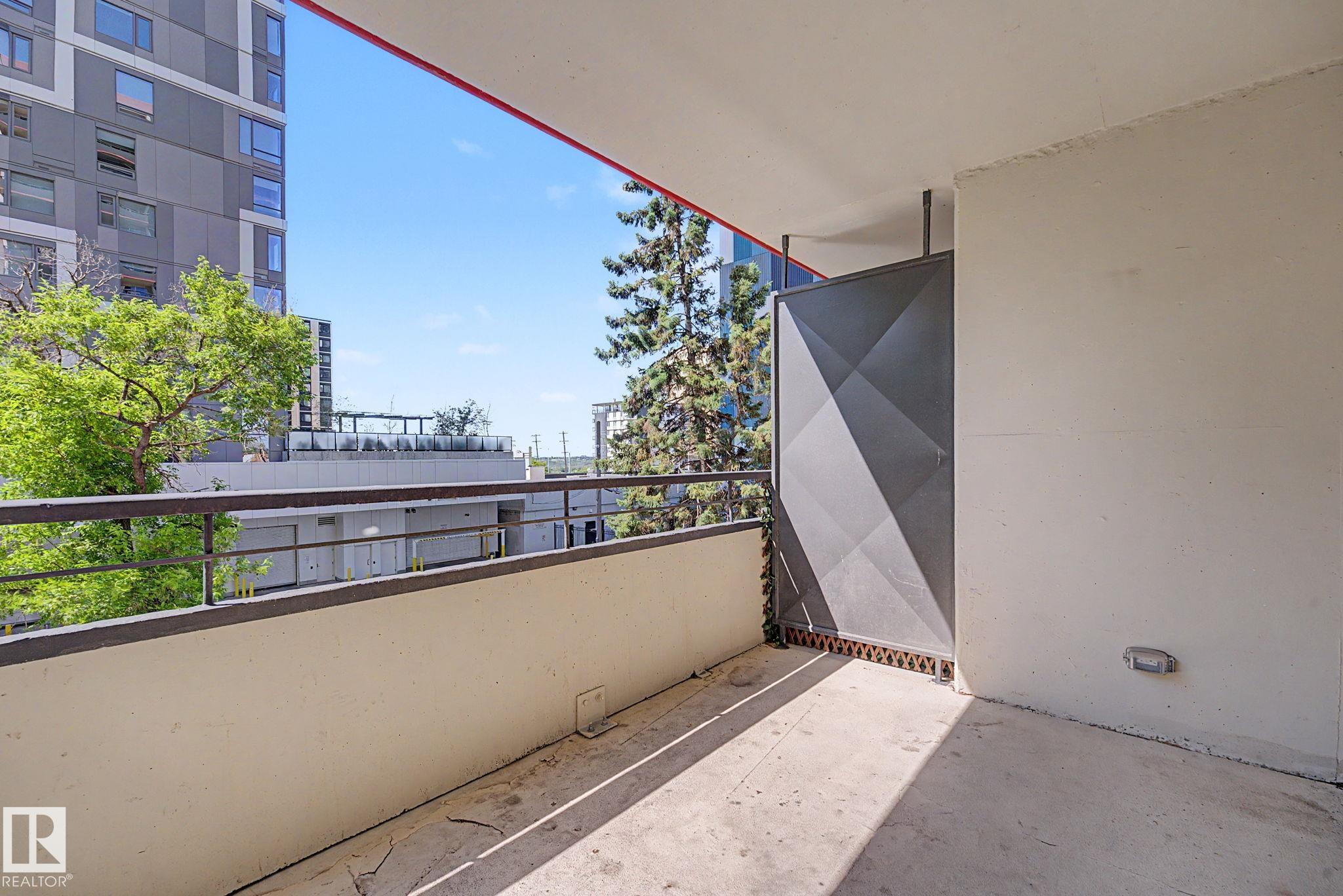 Photo 17 at 304 - 10140 120 Street NW, Wîhkwêntôwin, Edmonton
