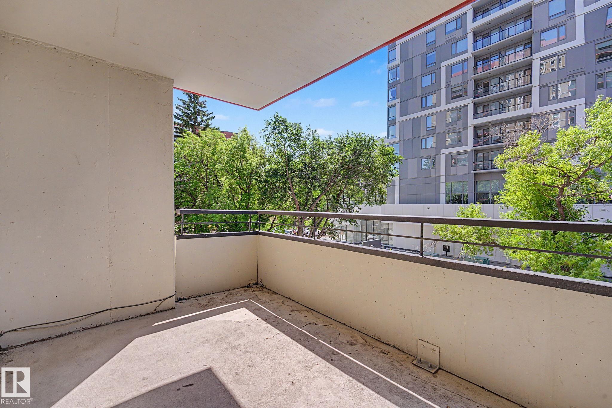 Photo 18 at 304 - 10140 120 Street NW, Wîhkwêntôwin, Edmonton