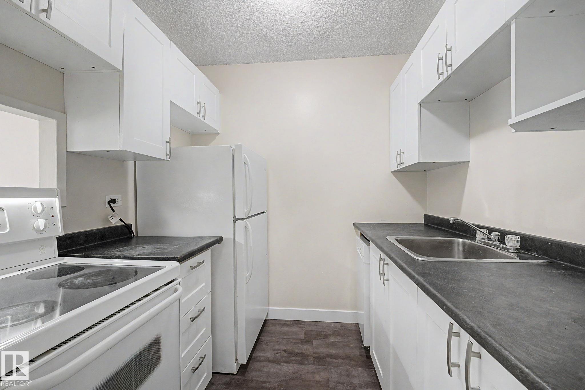 304 - 10140 120 Street NW, Wîhkwêntôwin, Edmonton