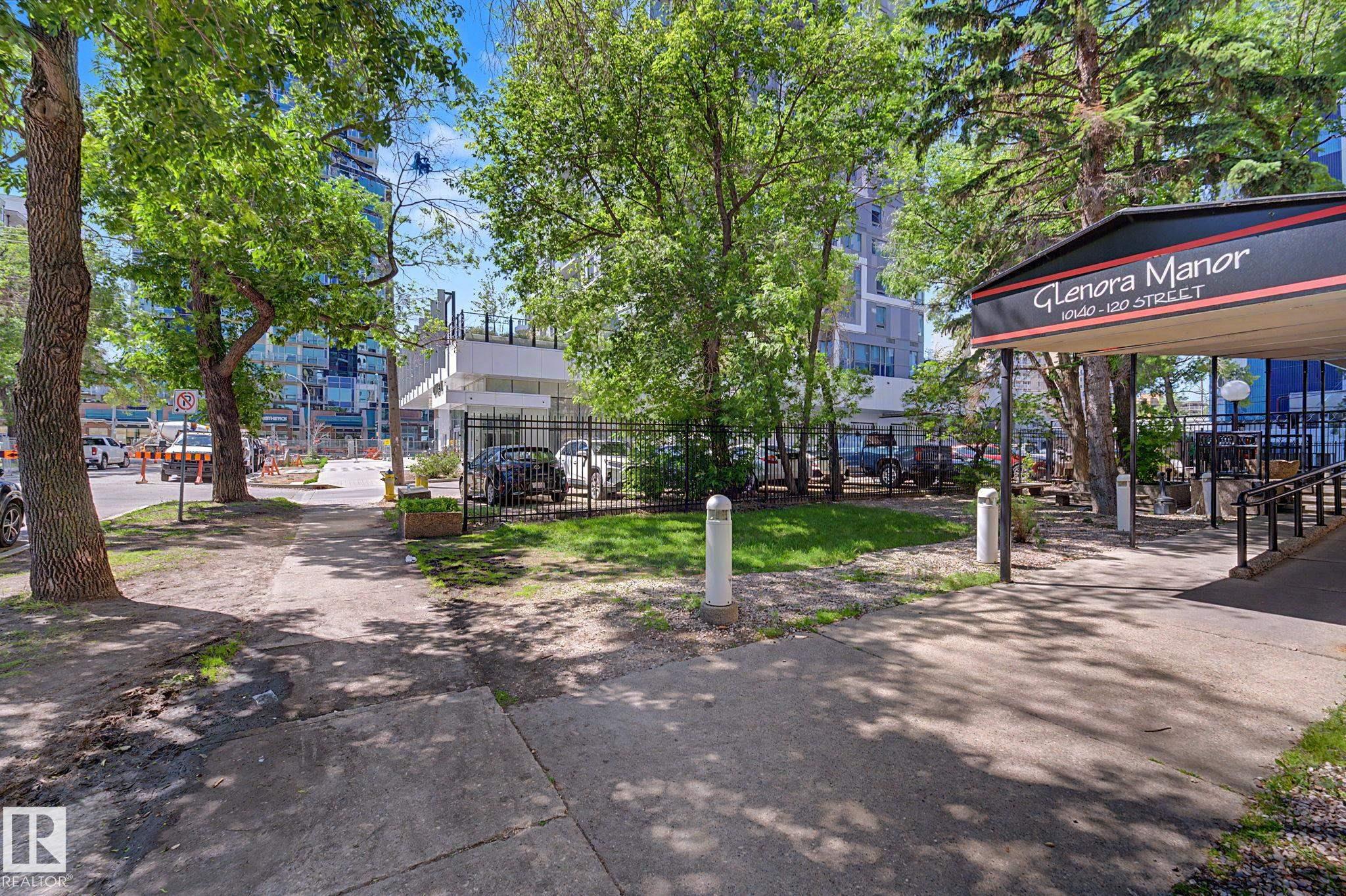 Photo 46 at 304 - 10140 120 Street NW, Wîhkwêntôwin, Edmonton
