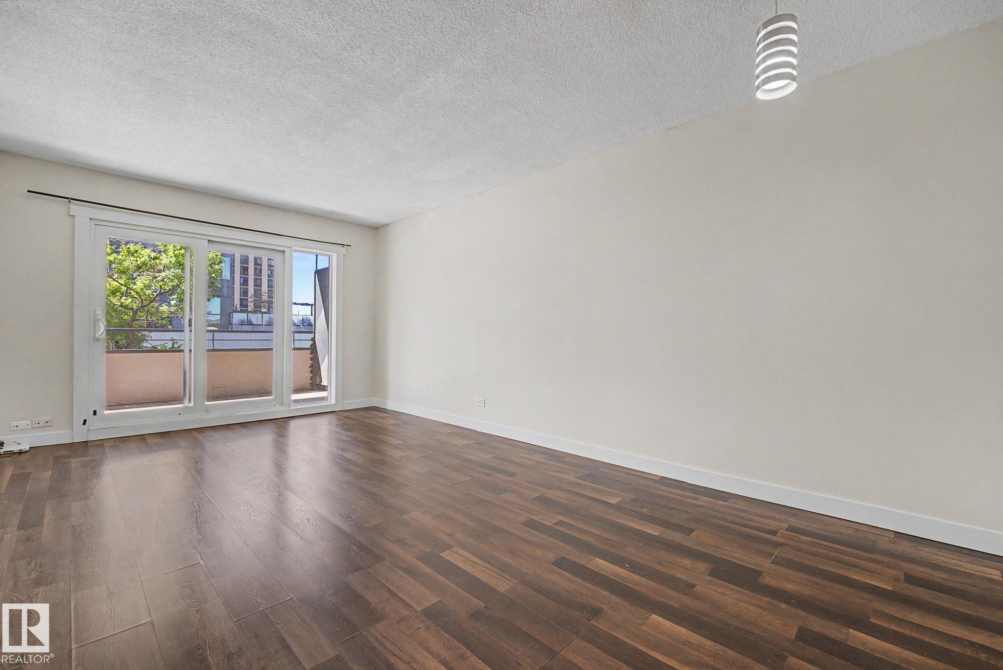 Photo 9 at 304 - 10140 120 Street NW, Wîhkwêntôwin, Edmonton