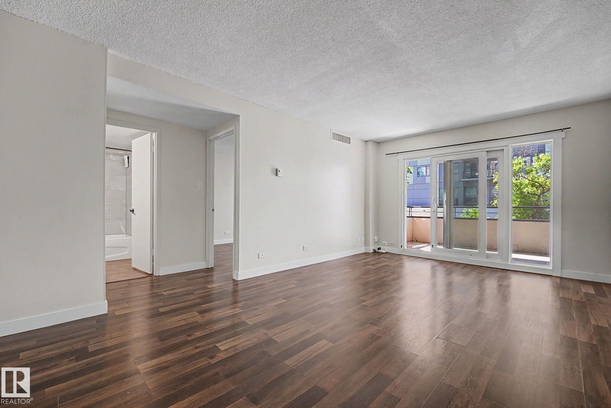 Photo 10 at 304 - 10140 120 Street NW, Wîhkwêntôwin, Edmonton