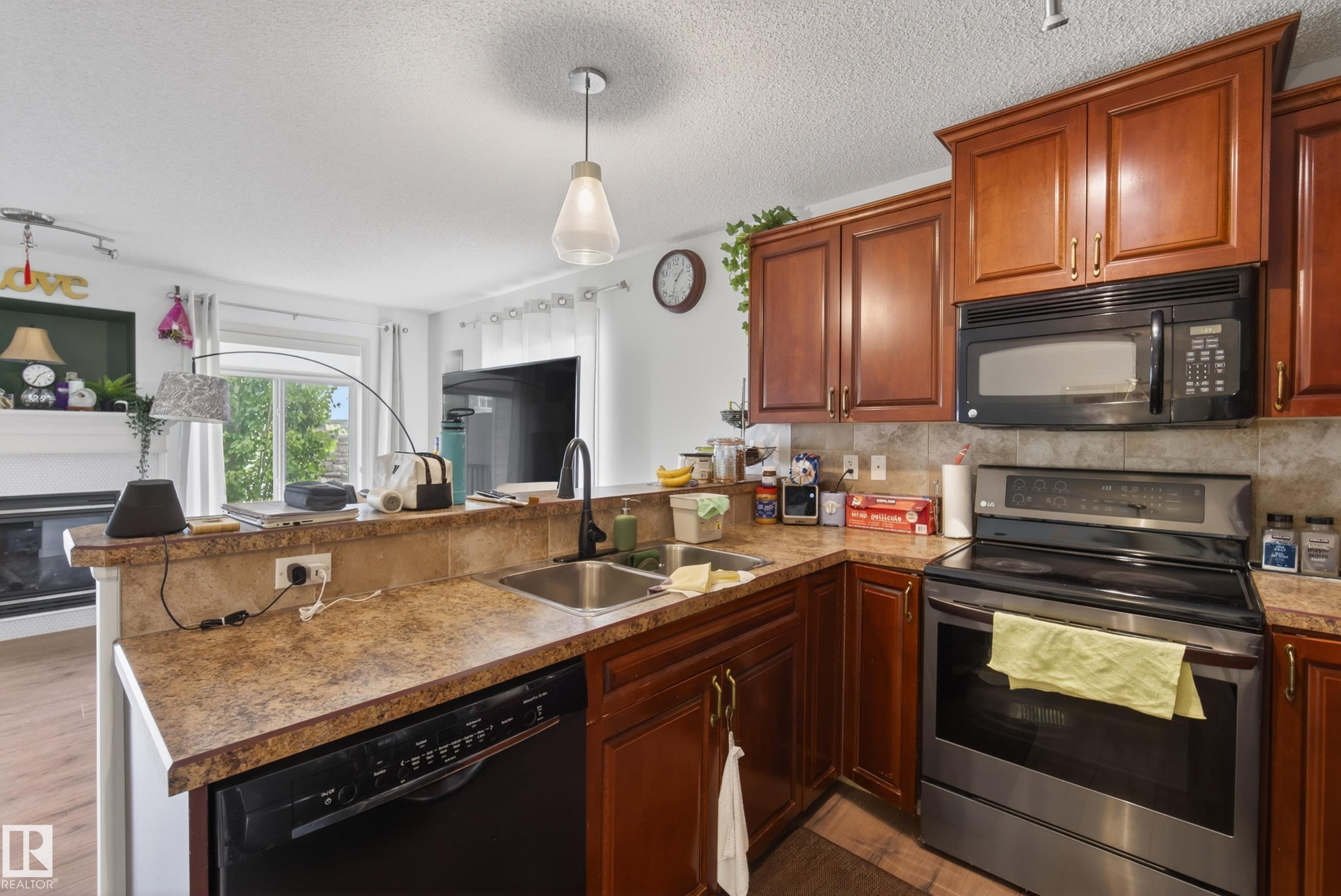 Photo 13 at 51 - 9511 102 Avenue, Morinville
