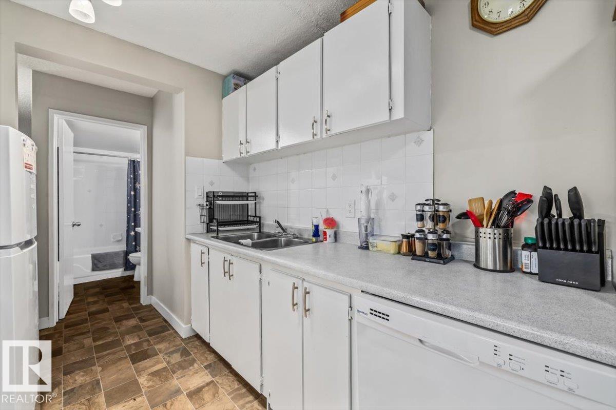 Photo 6 at 202 - 10330 113 Street NW, Wîhkwêntôwin, Edmonton