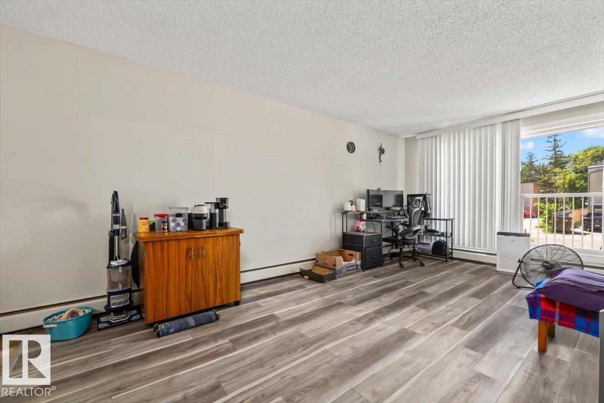 Photo 9 at 202 - 10330 113 Street NW, Wîhkwêntôwin, Edmonton