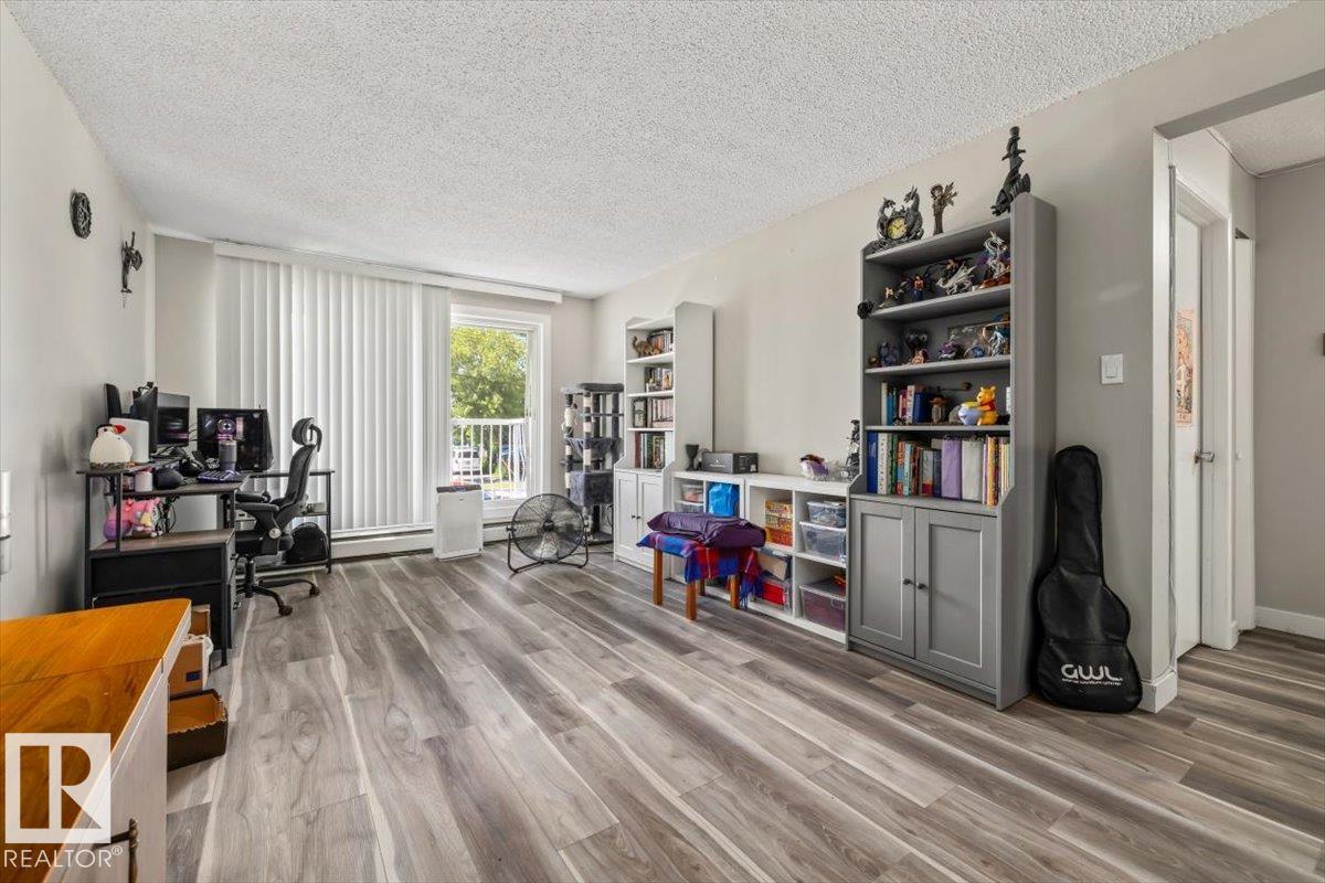 Photo 10 at 202 - 10330 113 Street NW, Wîhkwêntôwin, Edmonton