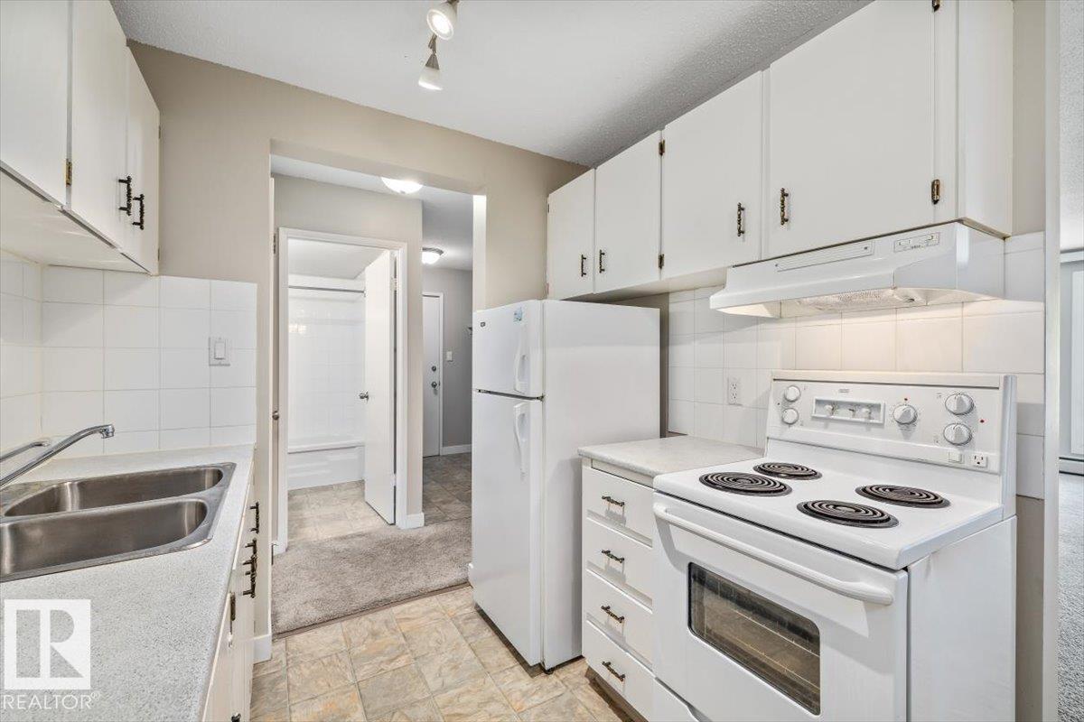 306 - 10330 113 Street NW, Wîhkwêntôwin, Edmonton
