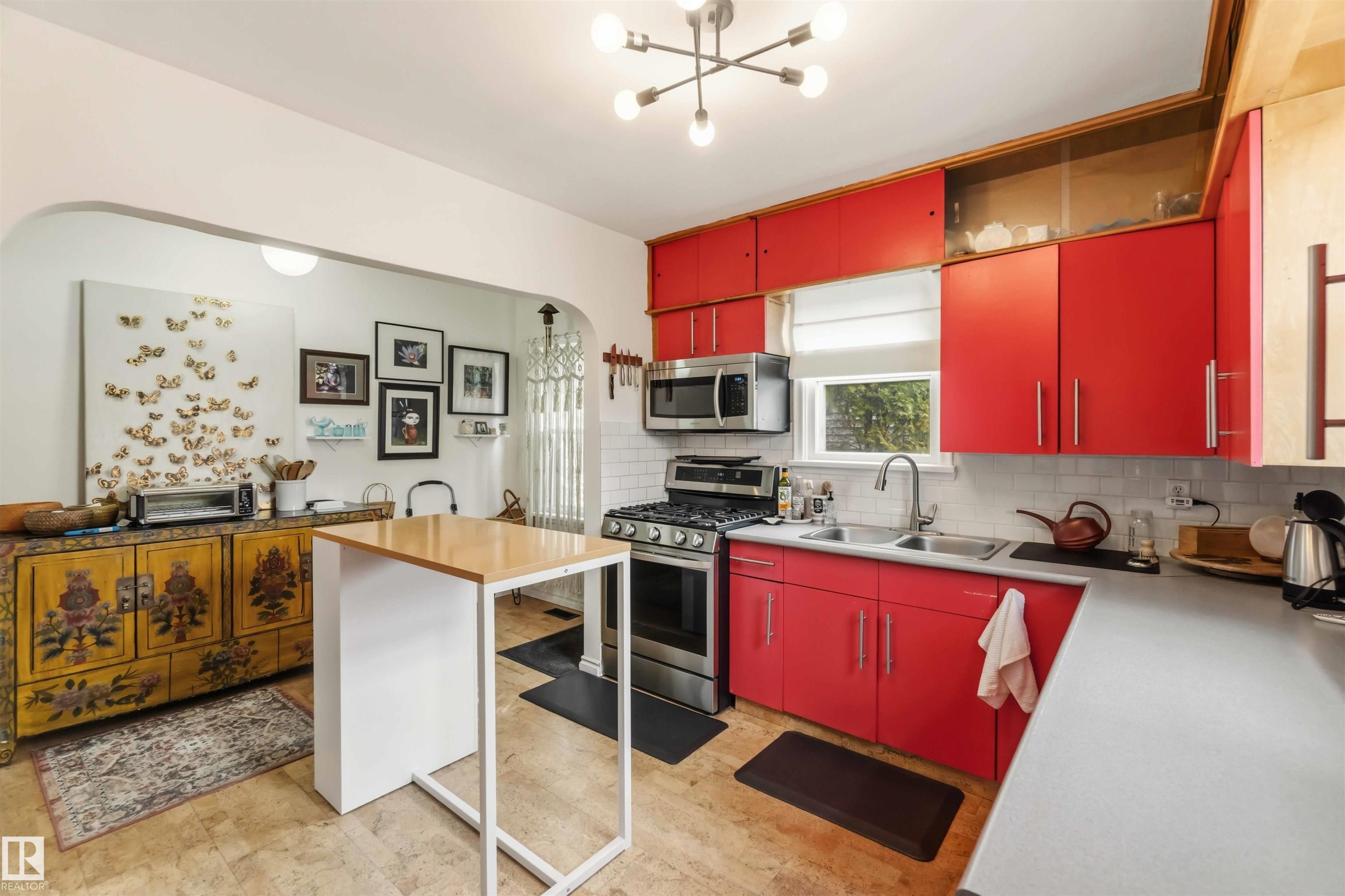 https://zimg.paragon.ice.com/ParagonImages/Property/PM/RAE/225409138/20/0/0/ac2999f80d9c623eeb2aa4b9a807324c/1/0b51448697b665c795ede6cfd2288e34/225409138-d782d0e5-b2f6-4496-8f91-55fb654b010e.JPG
