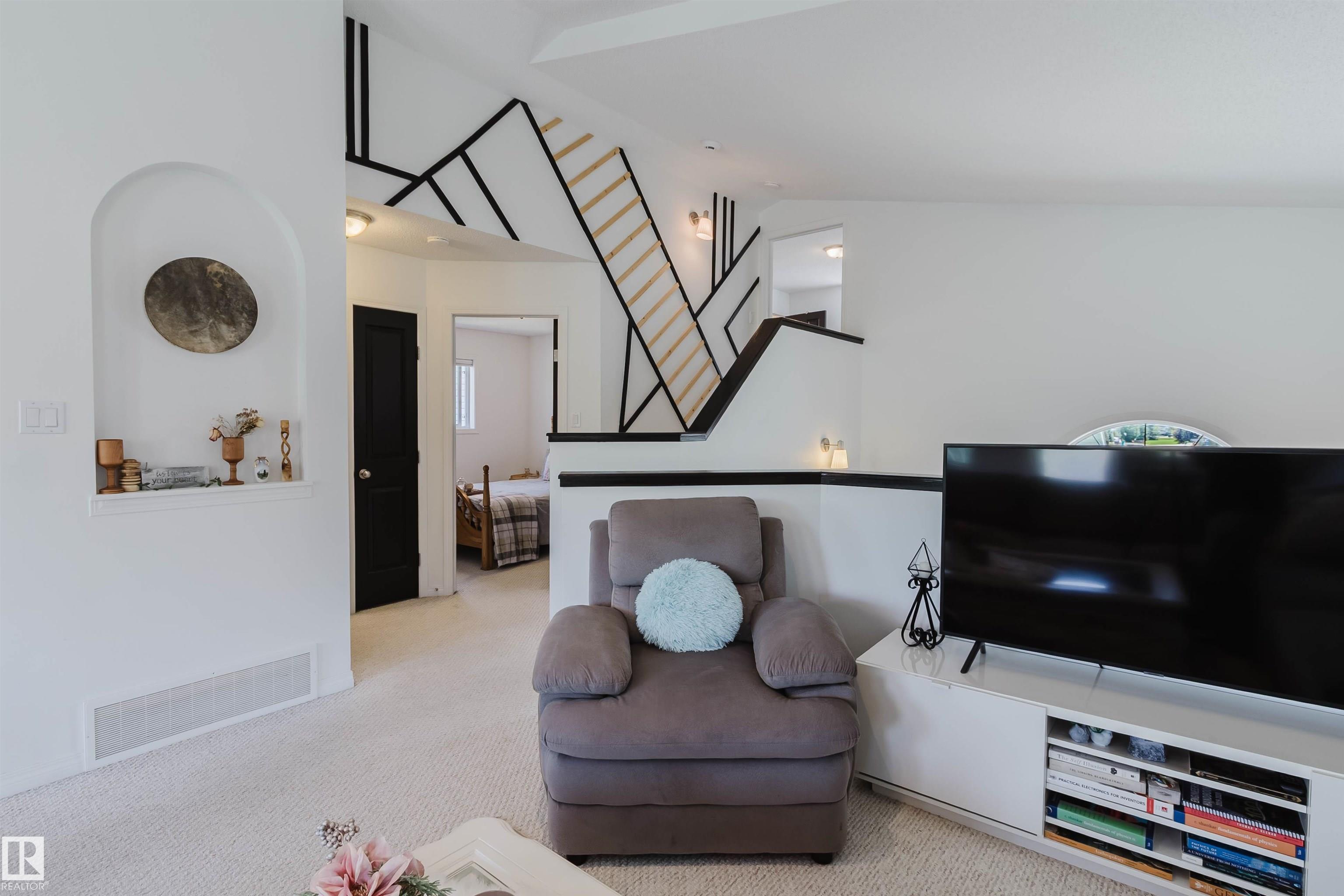 Photo 9 at 1743 Melrose Crescent SW, Macewan, Edmonton