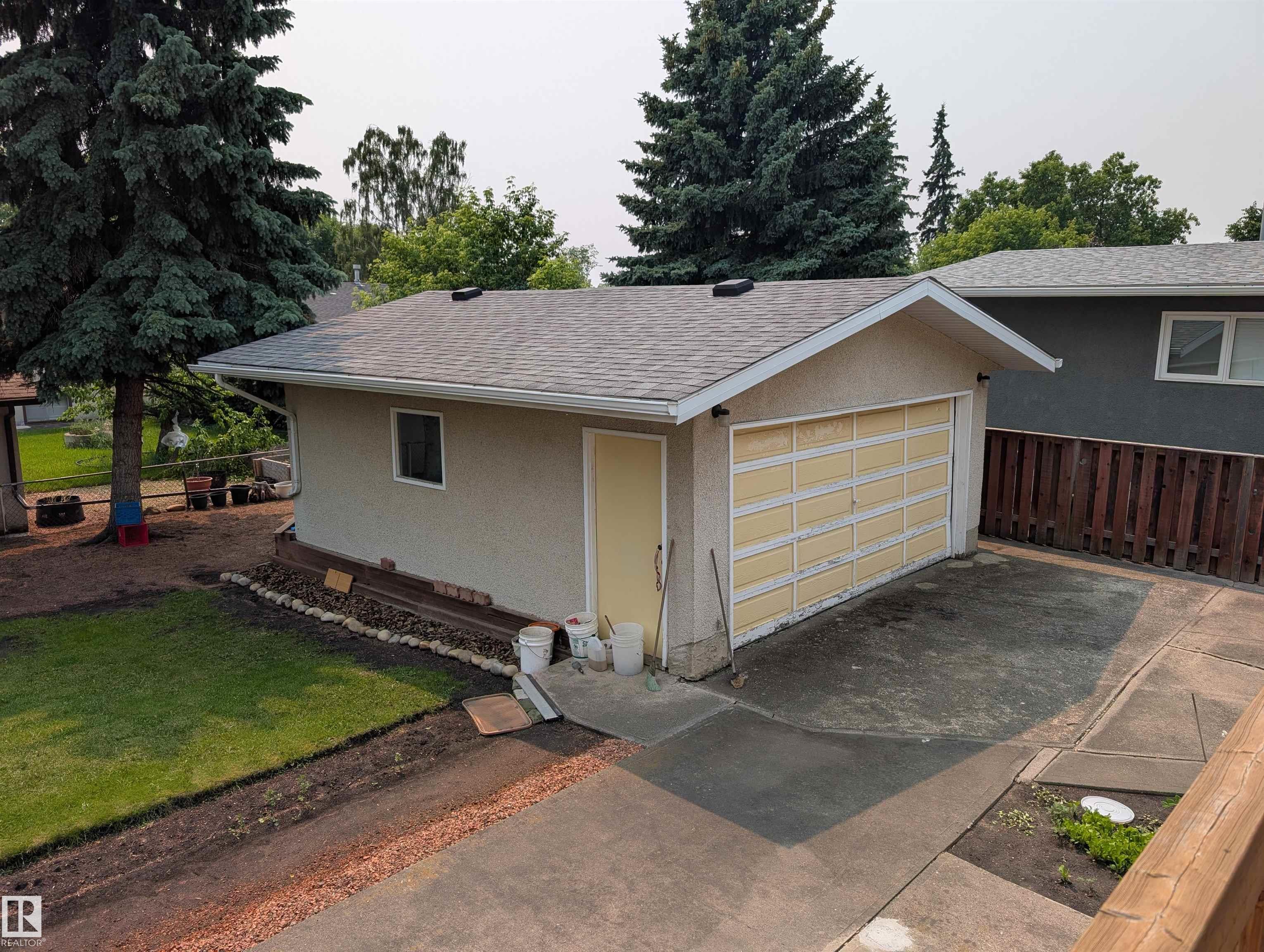 Photo 11 at 6415 147 Avenue NW, Mcleod, Edmonton
