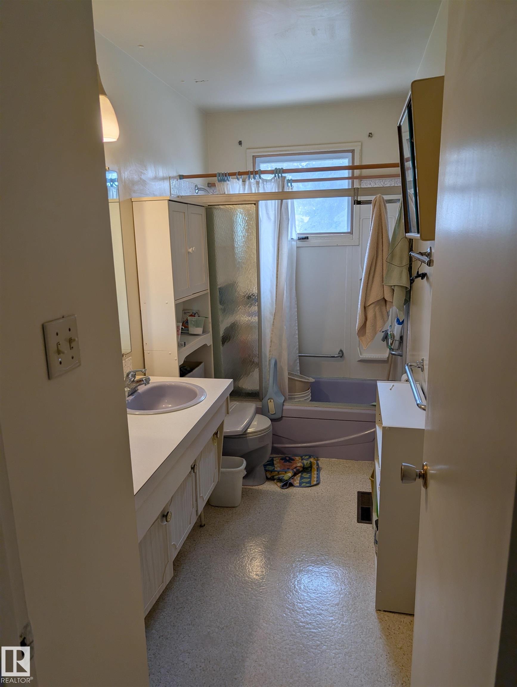 Photo 8 at 6415 147 Avenue NW, Mcleod, Edmonton