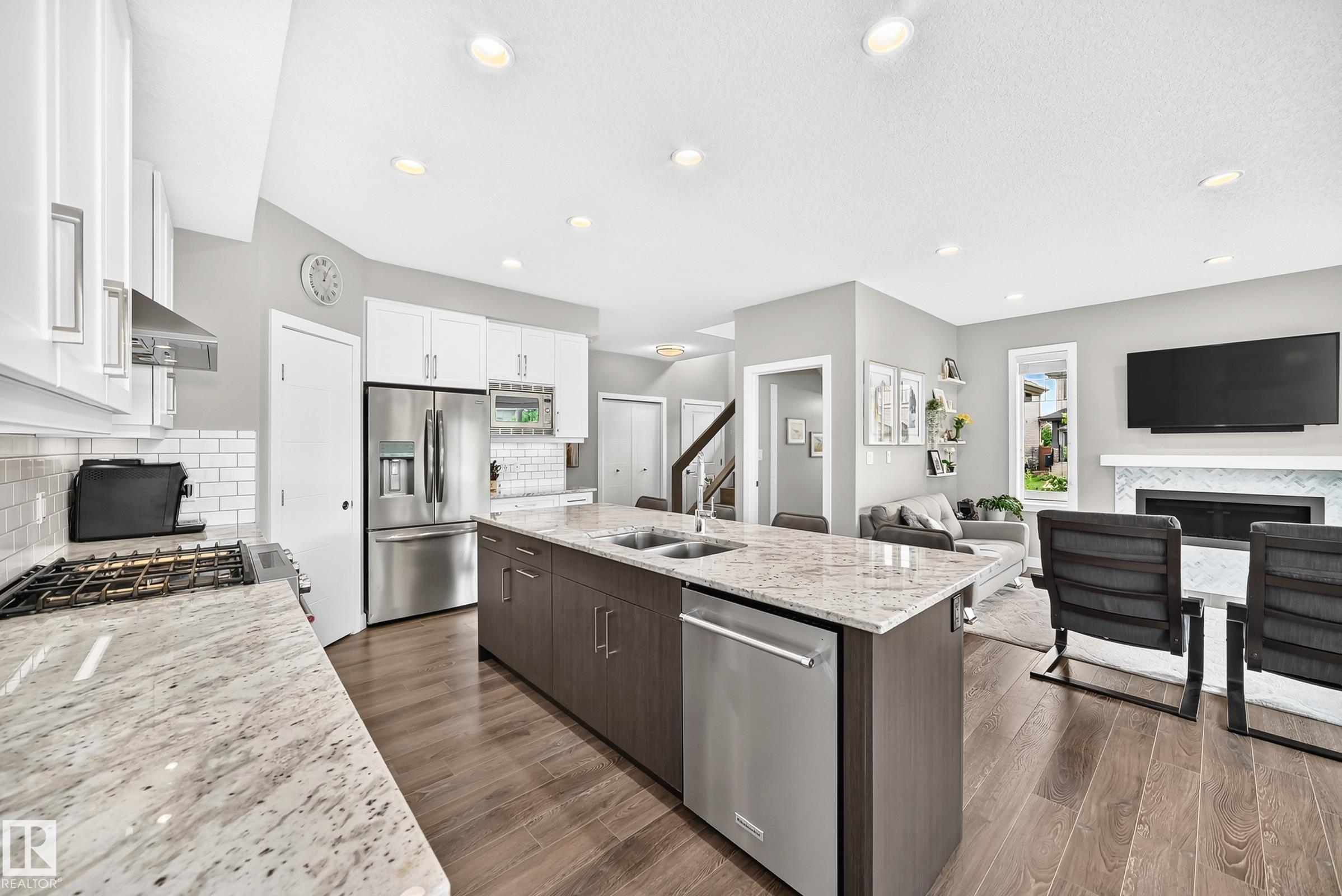 8548 Cushing Place SW, Chappelle Area, Edmonton