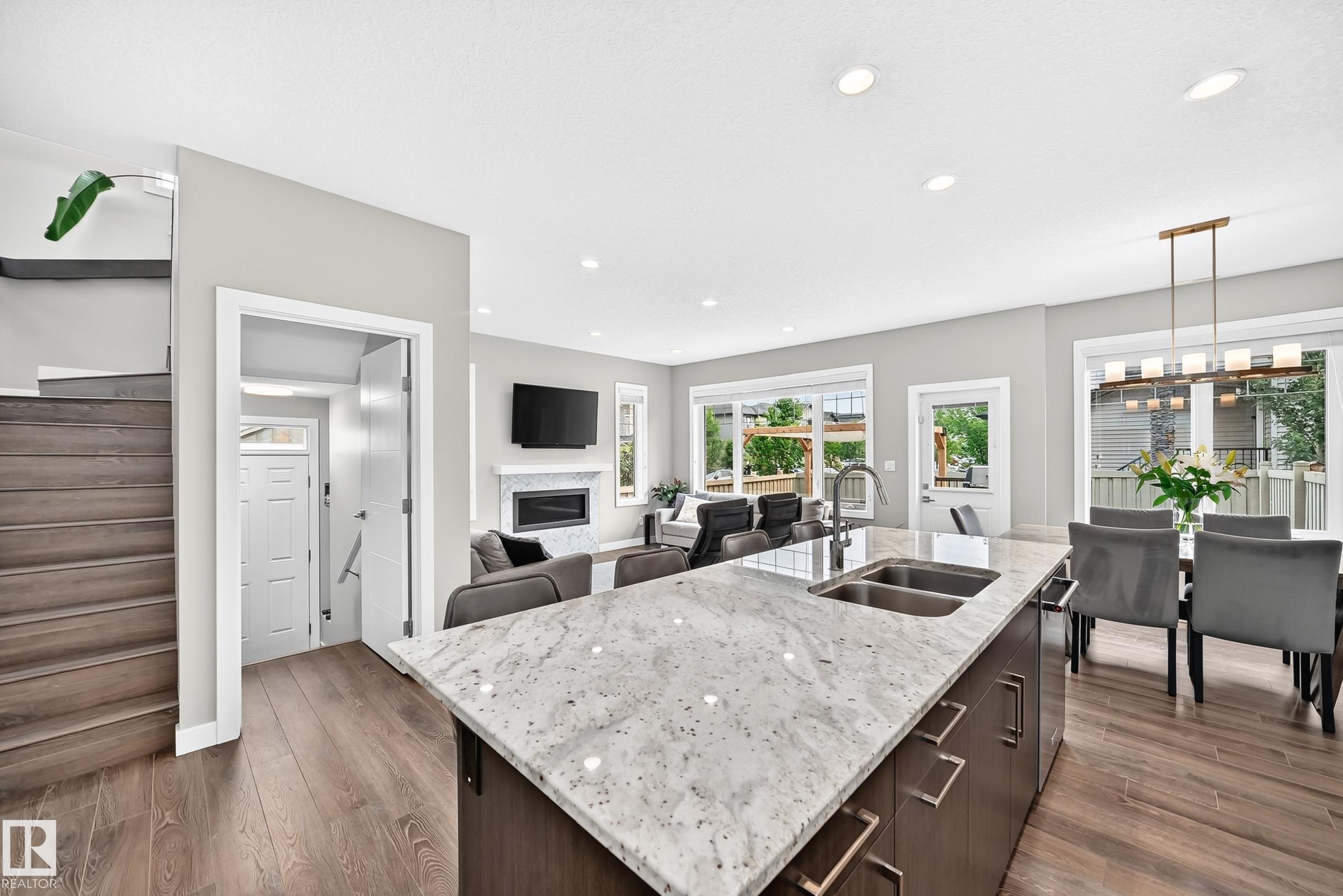 8548 Cushing Place SW, Chappelle Area, Edmonton