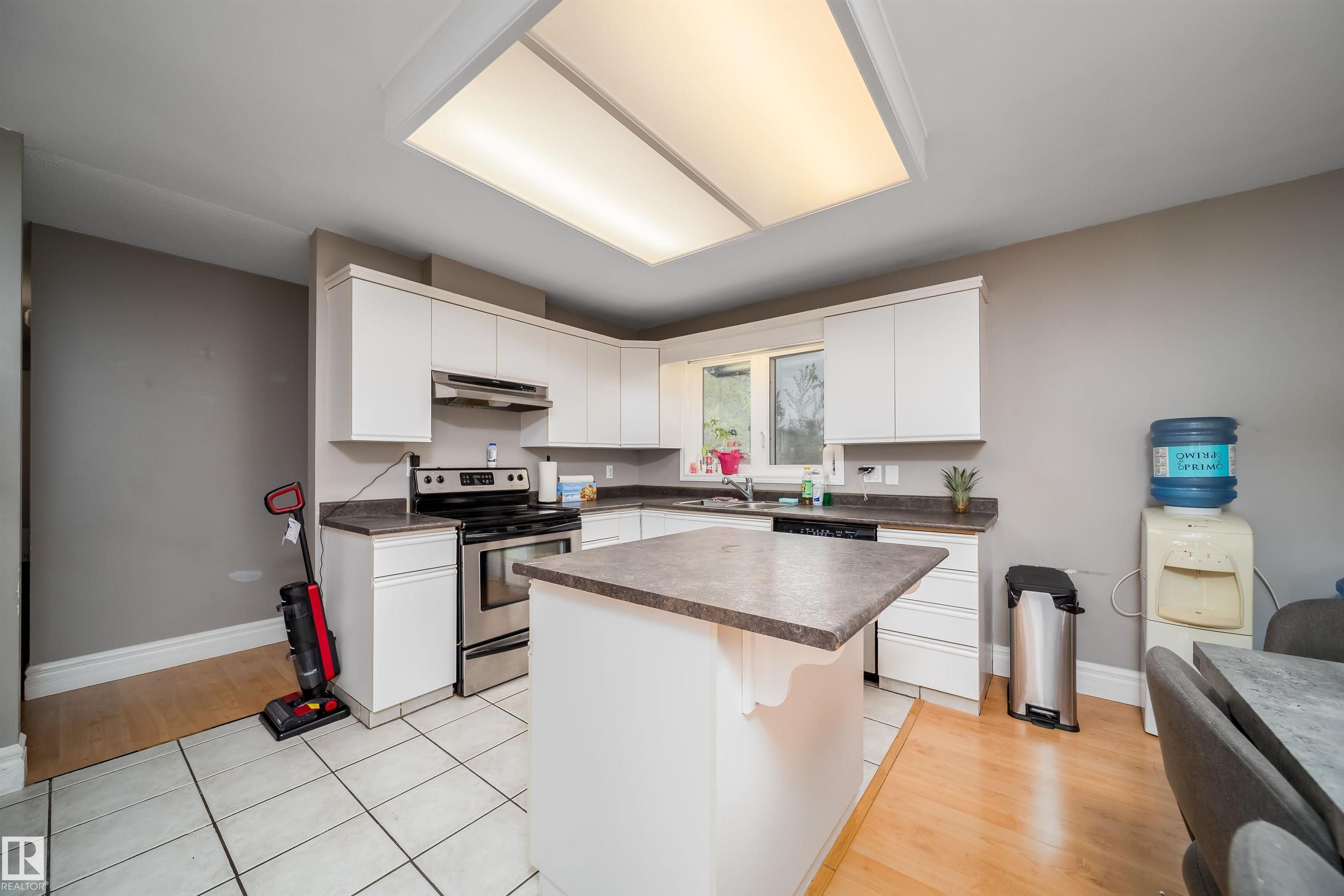 Photo 19 at 8512 142a Avenue NW, Northmount, Edmonton