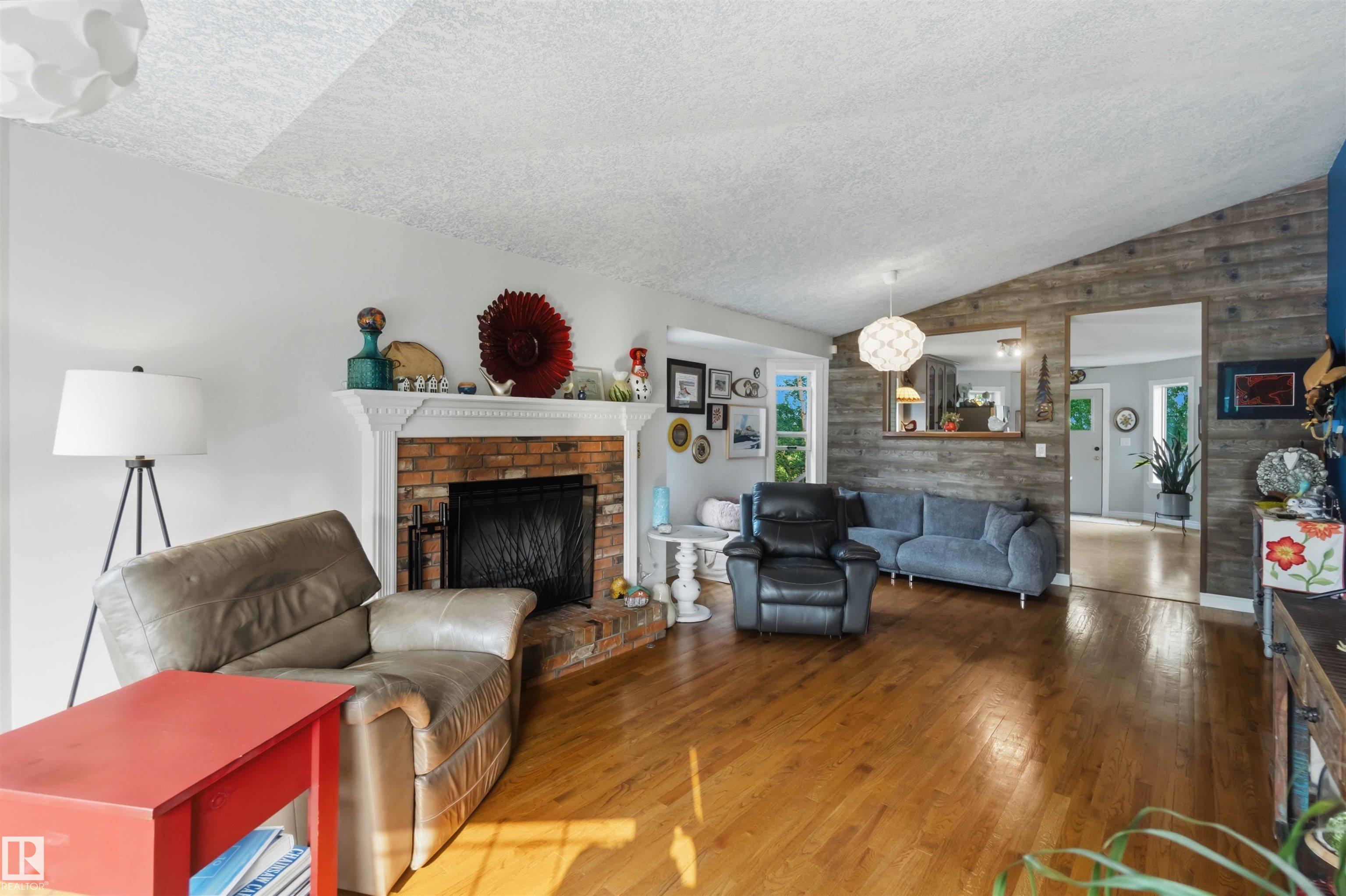 Photo 6 at 205 - 52552 Rge Road 224, Sun Hill Estates, Rural Strathcona County