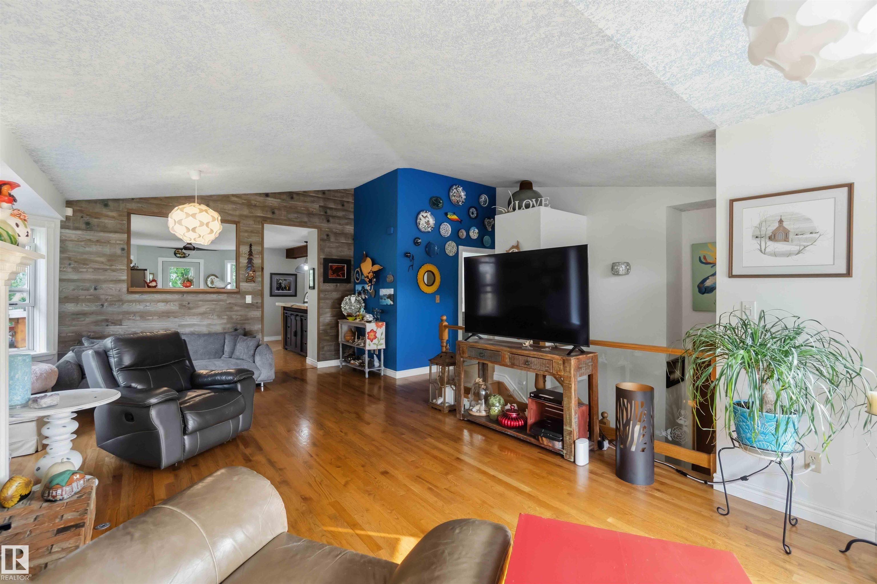 Photo 7 at 205 - 52552 Rge Road 224, Sun Hill Estates, Rural Strathcona County