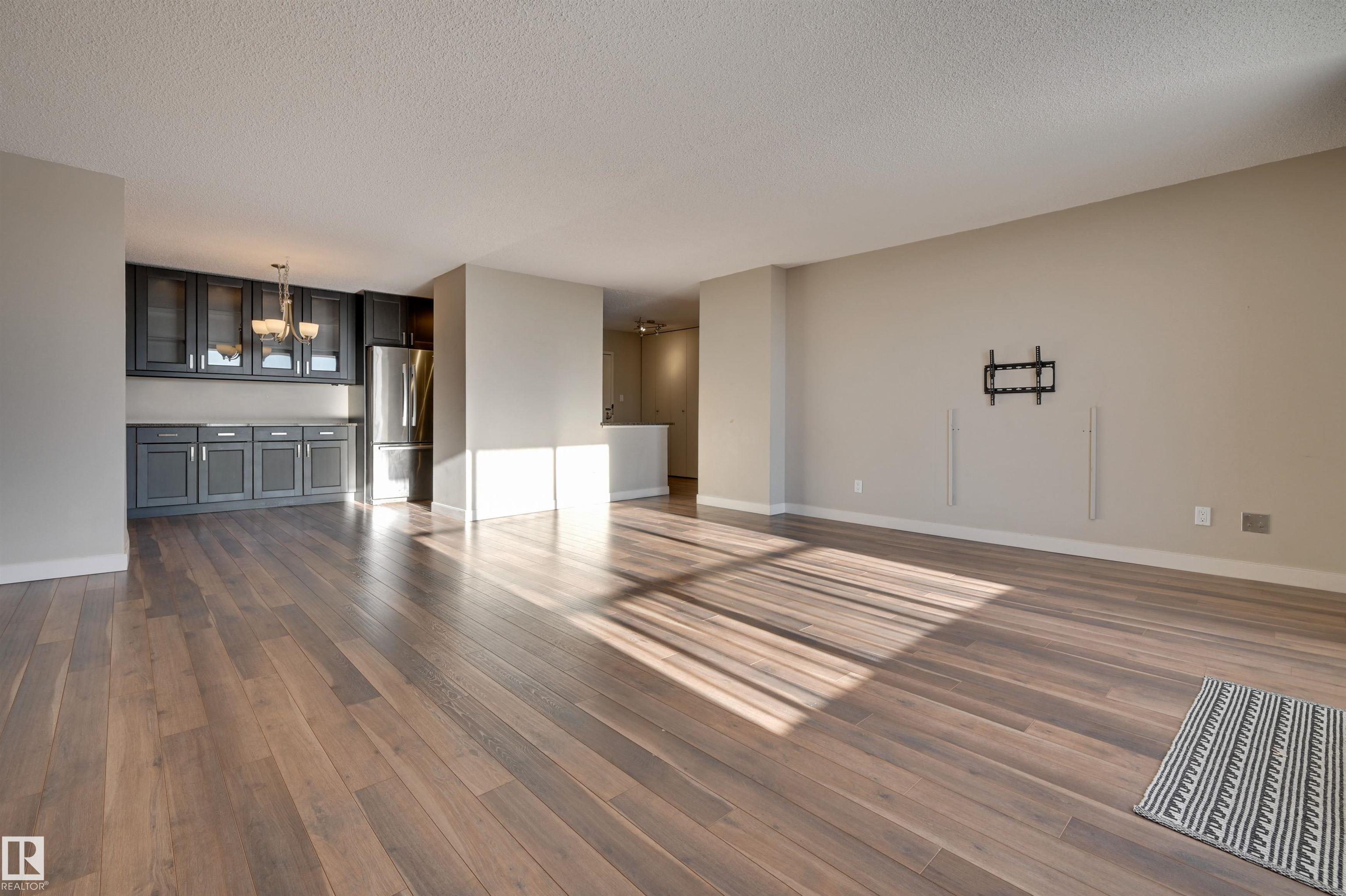 406 - 12141 Jasper Avenue NW, Wîhkwêntôwin, Edmonton