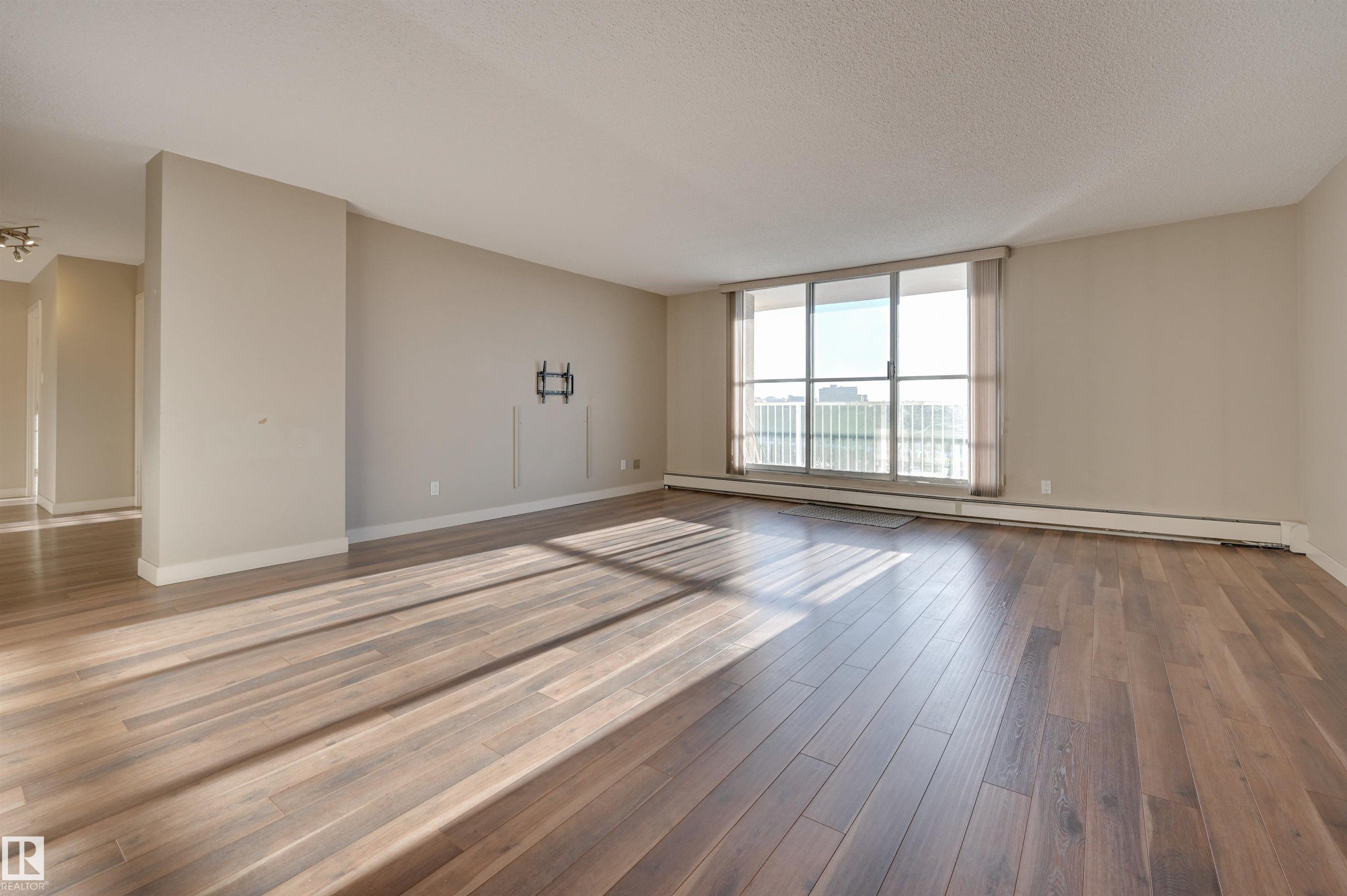 Photo 6 at 406 - 12141 Jasper Avenue NW, Wîhkwêntôwin, Edmonton