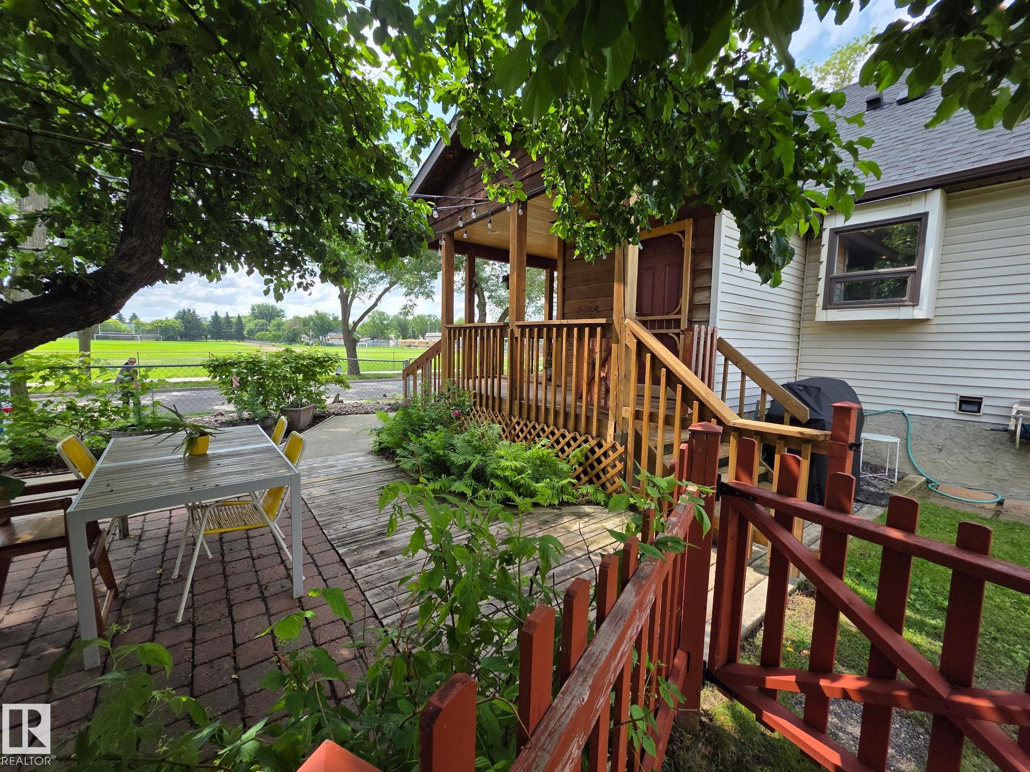 11603 70 Street NW, Bellevue, Edmonton