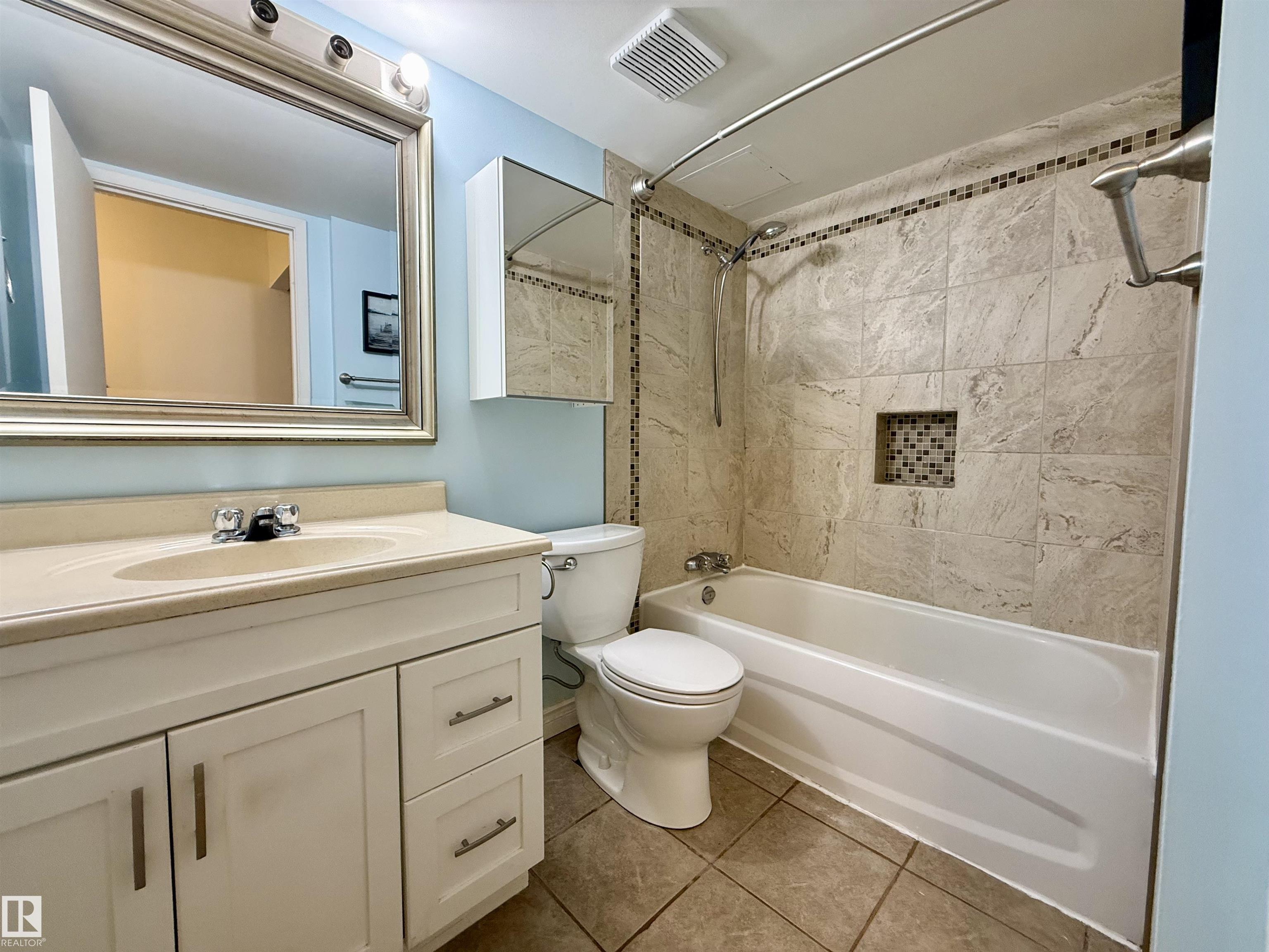 Photo 18 at #409 10145 109 Street NW, Downtown, Edmonton