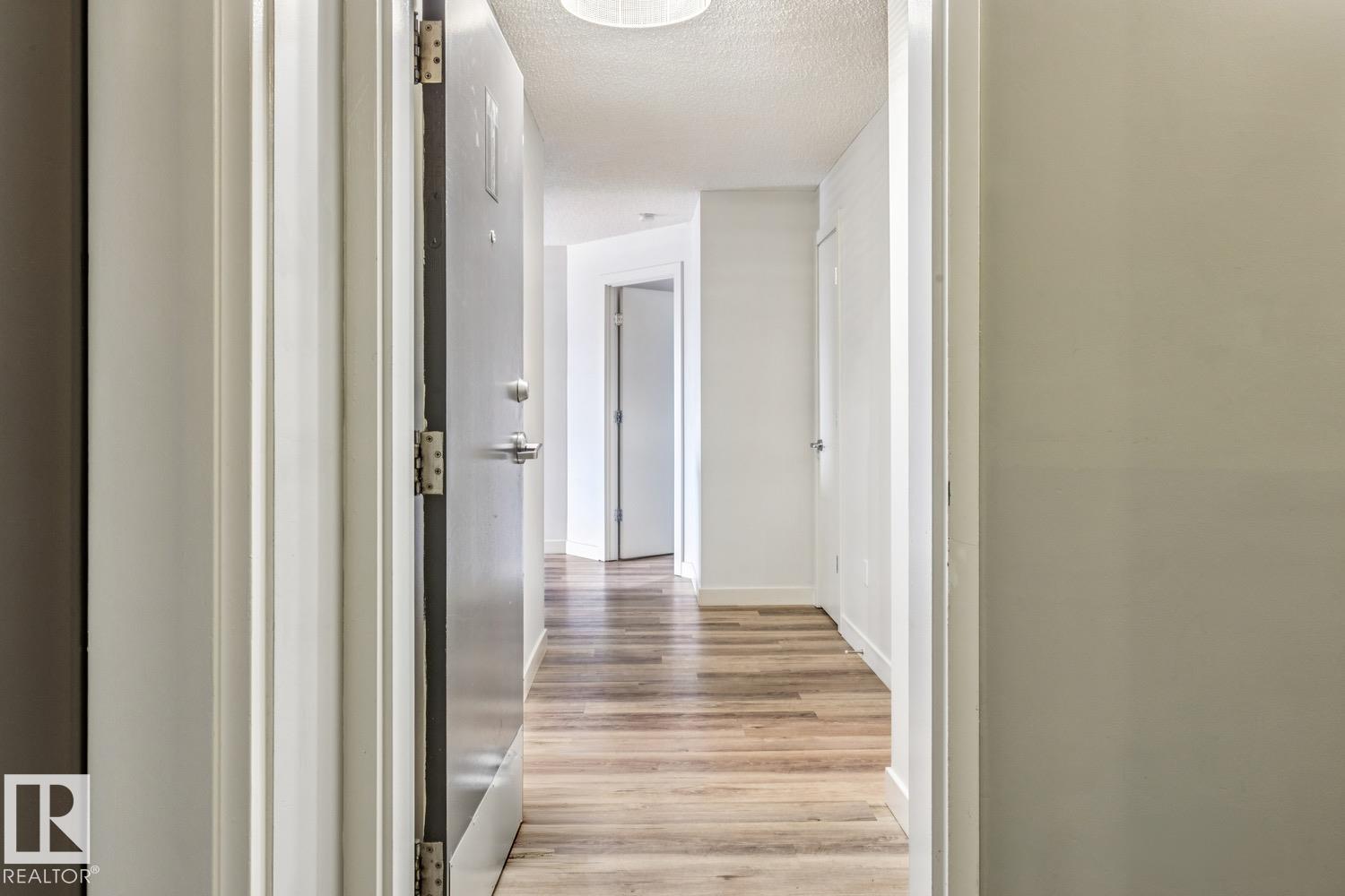 404 - 9715 110 Street NW, Wîhkwêntôwin, Edmonton