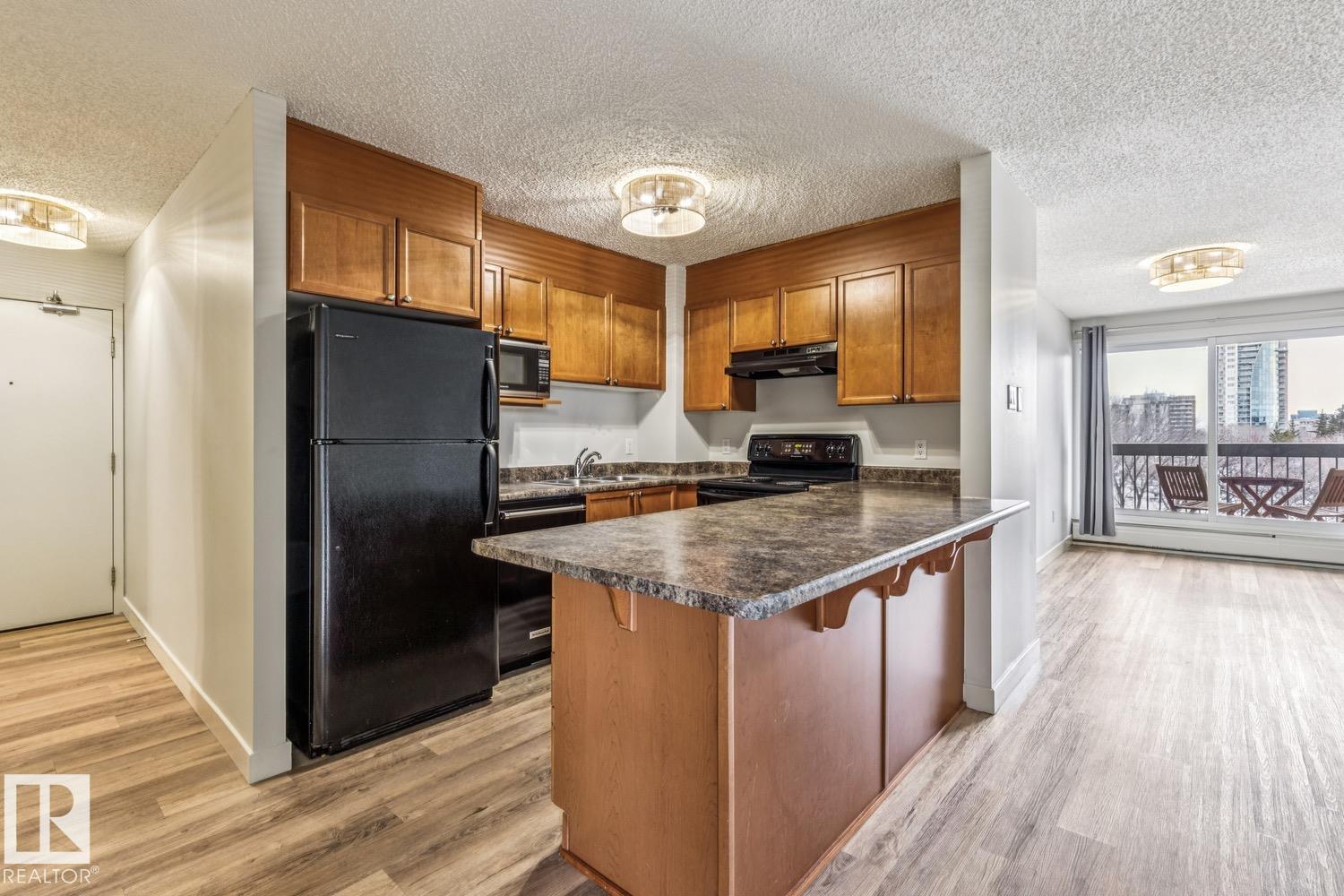 404 - 9715 110 Street NW, Wîhkwêntôwin, Edmonton