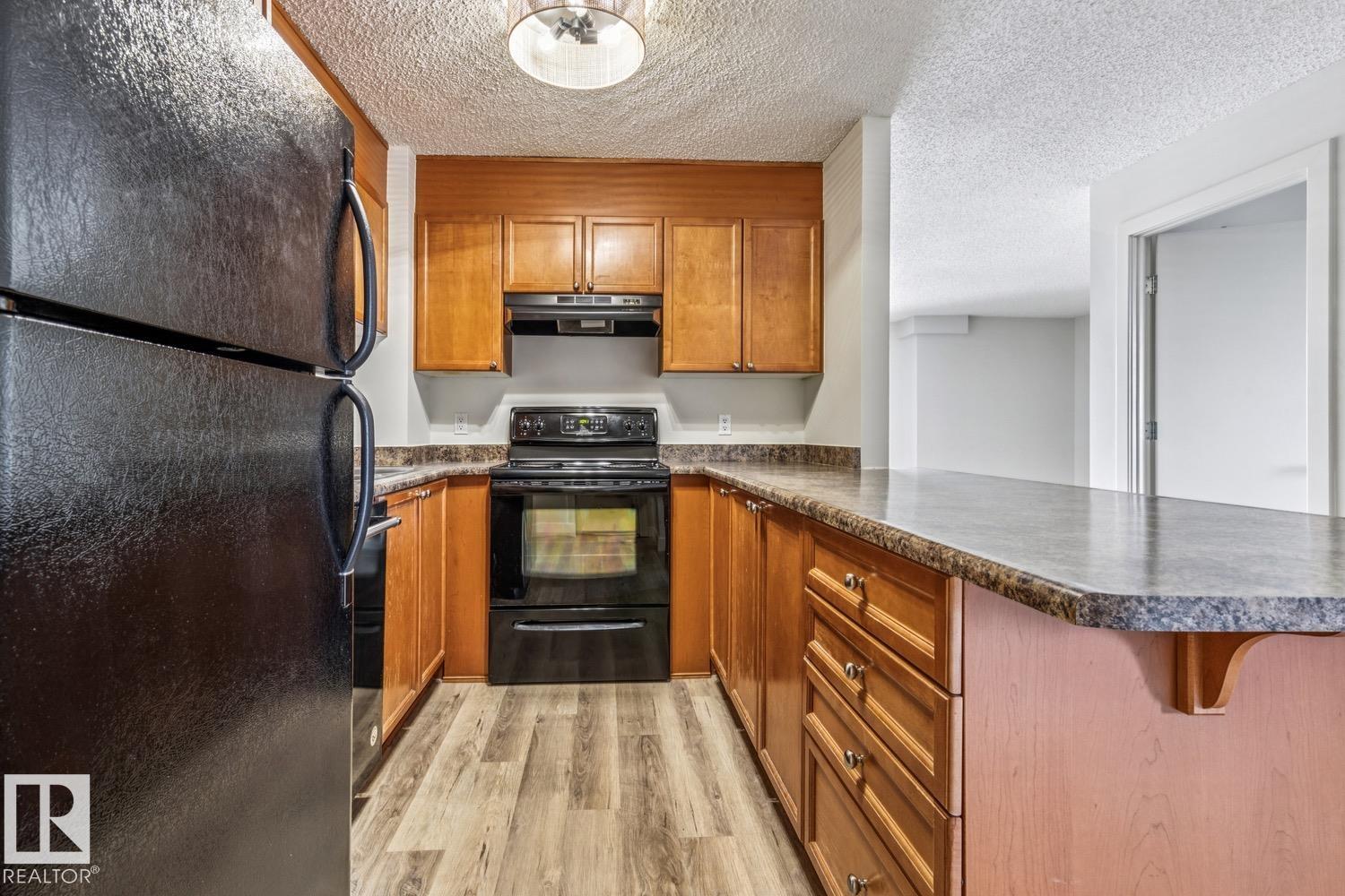 404 - 9715 110 Street NW, Wîhkwêntôwin, Edmonton
