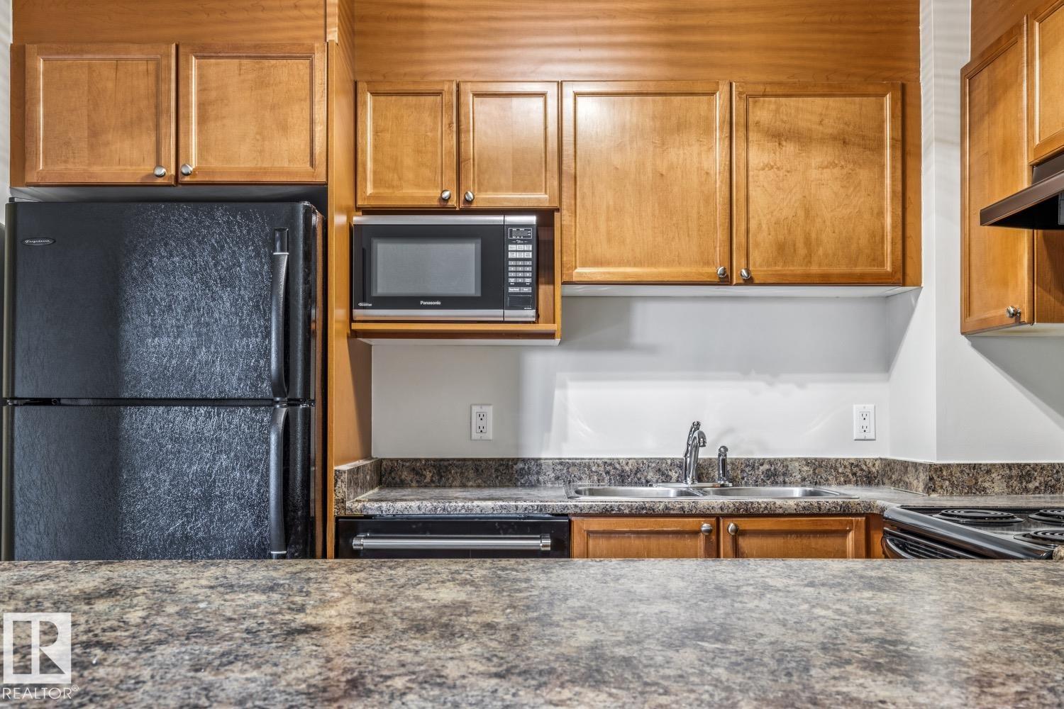 Photo 7 at 404 - 9715 110 Street NW, Wîhkwêntôwin, Edmonton