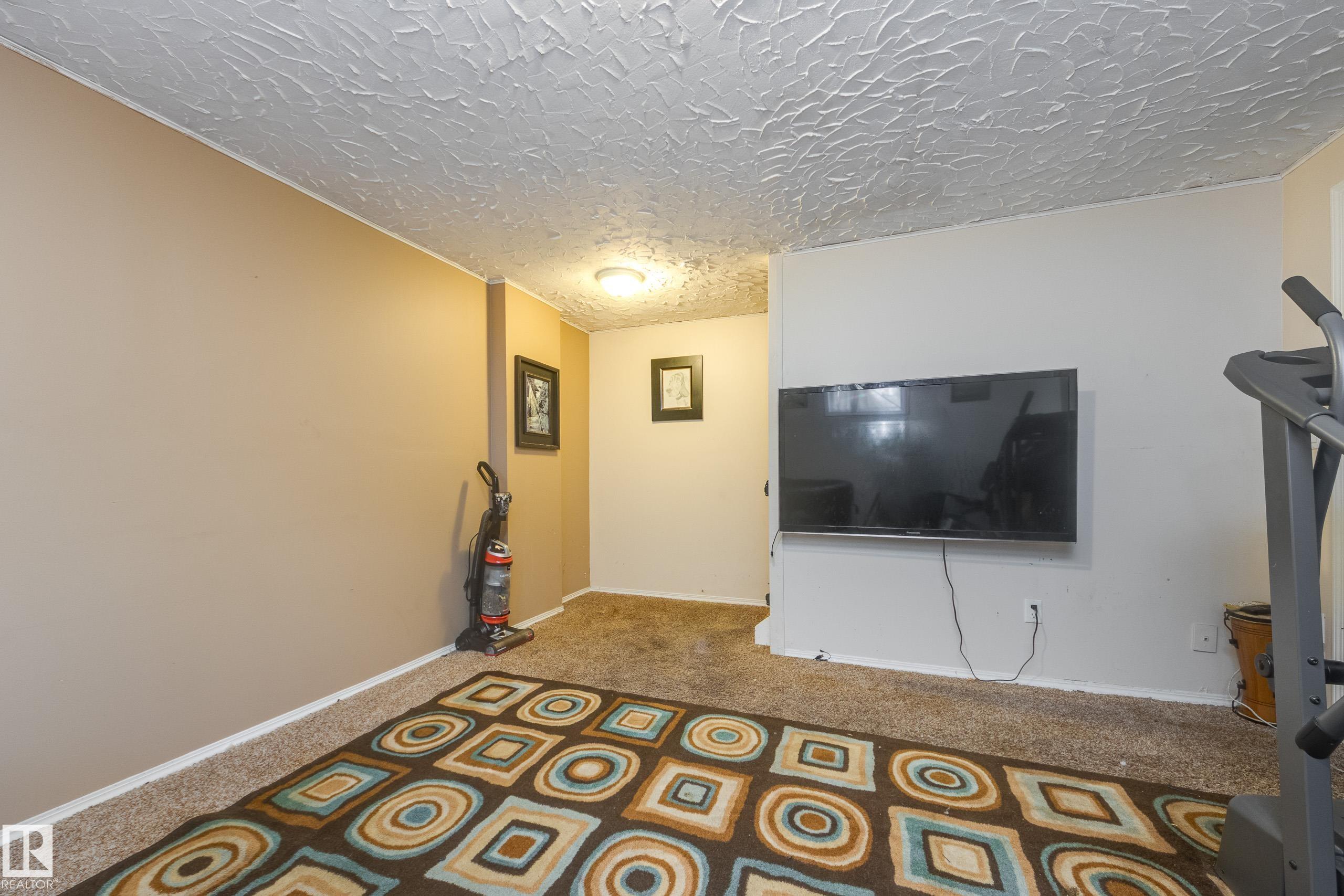 Photo 24 at 17328 106 Street NW, Baturyn, Edmonton