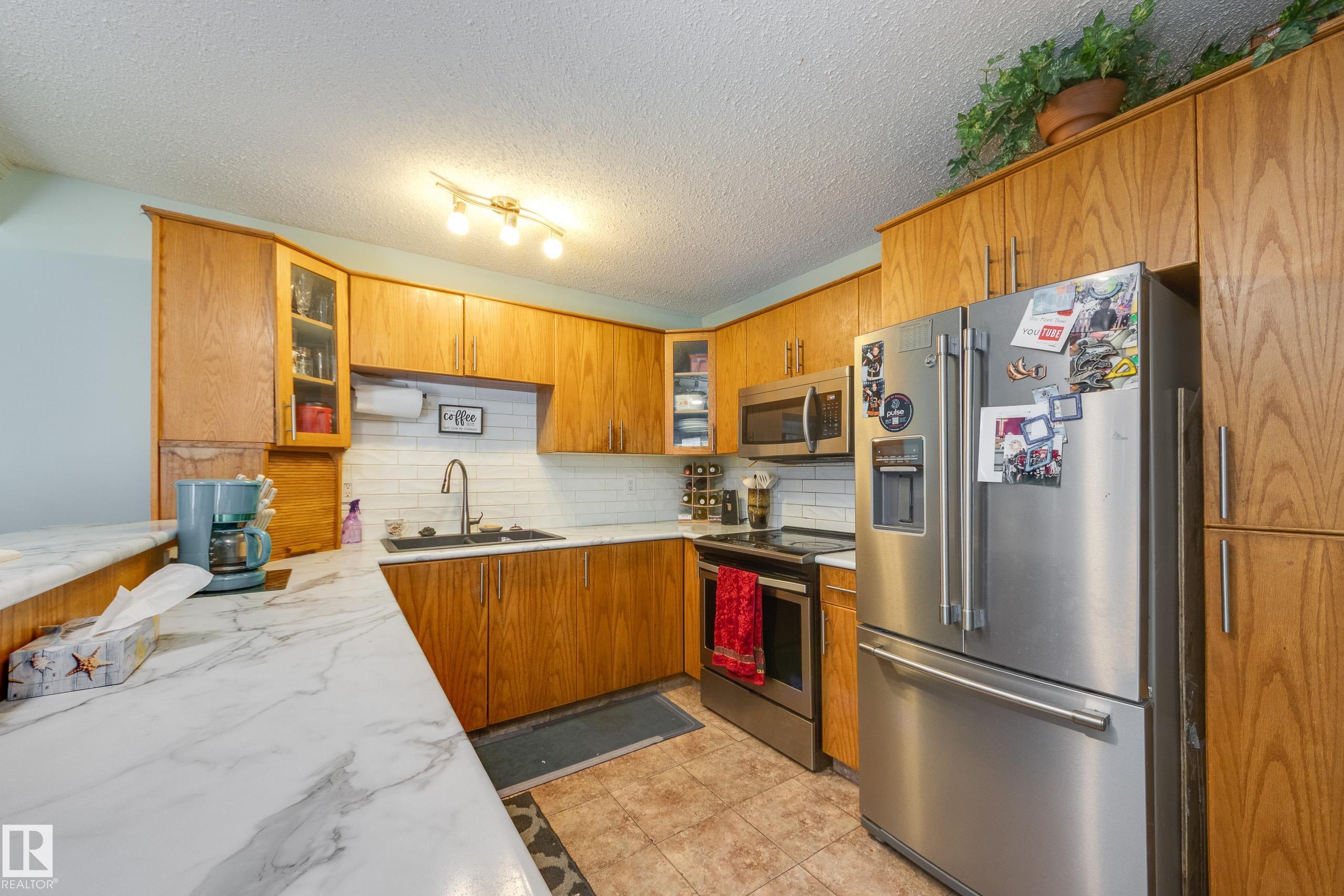 Photo 7 at 17328 106 Street NW, Baturyn, Edmonton