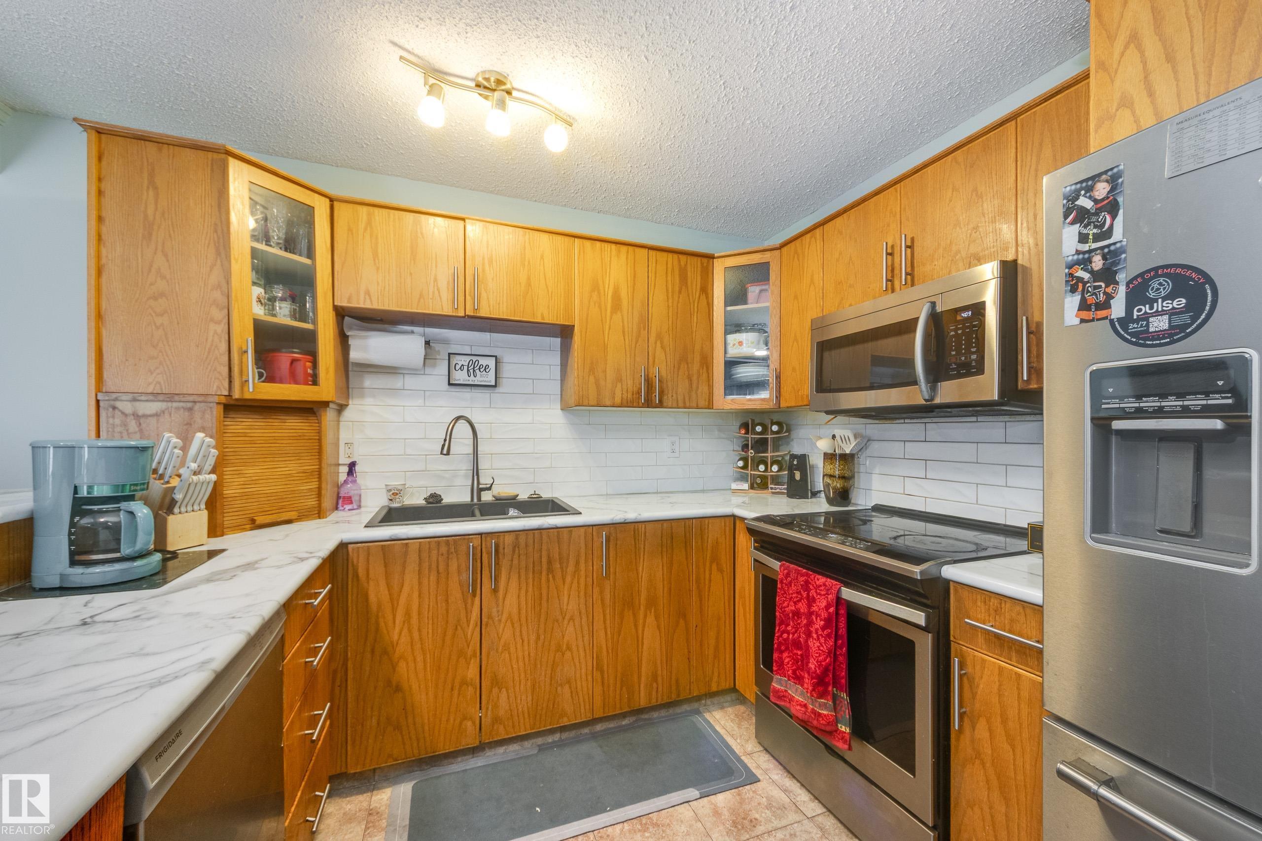 Photo 8 at 17328 106 Street NW, Baturyn, Edmonton