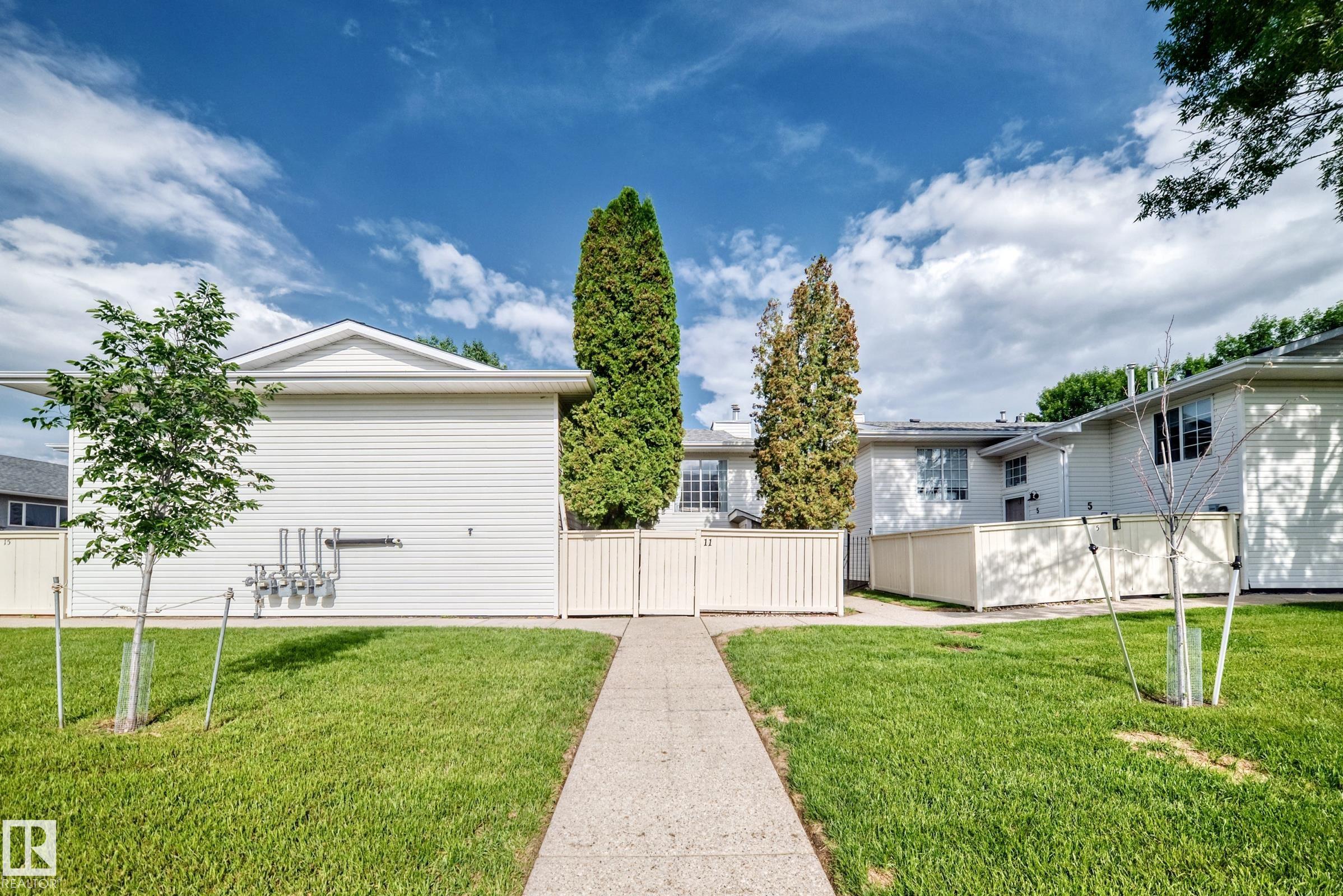 https://zimg.paragon.ice.com/ParagonImages/Property/PM/RAE/225409368/2/0/0/94dd843730c8b8e0e78a704ee1e94530/1/8e77db6666a6b843b4d0dbc251eb4968/225409368-92105b11-48ef-40b8-aeef-faf4ecb5810b.JPG