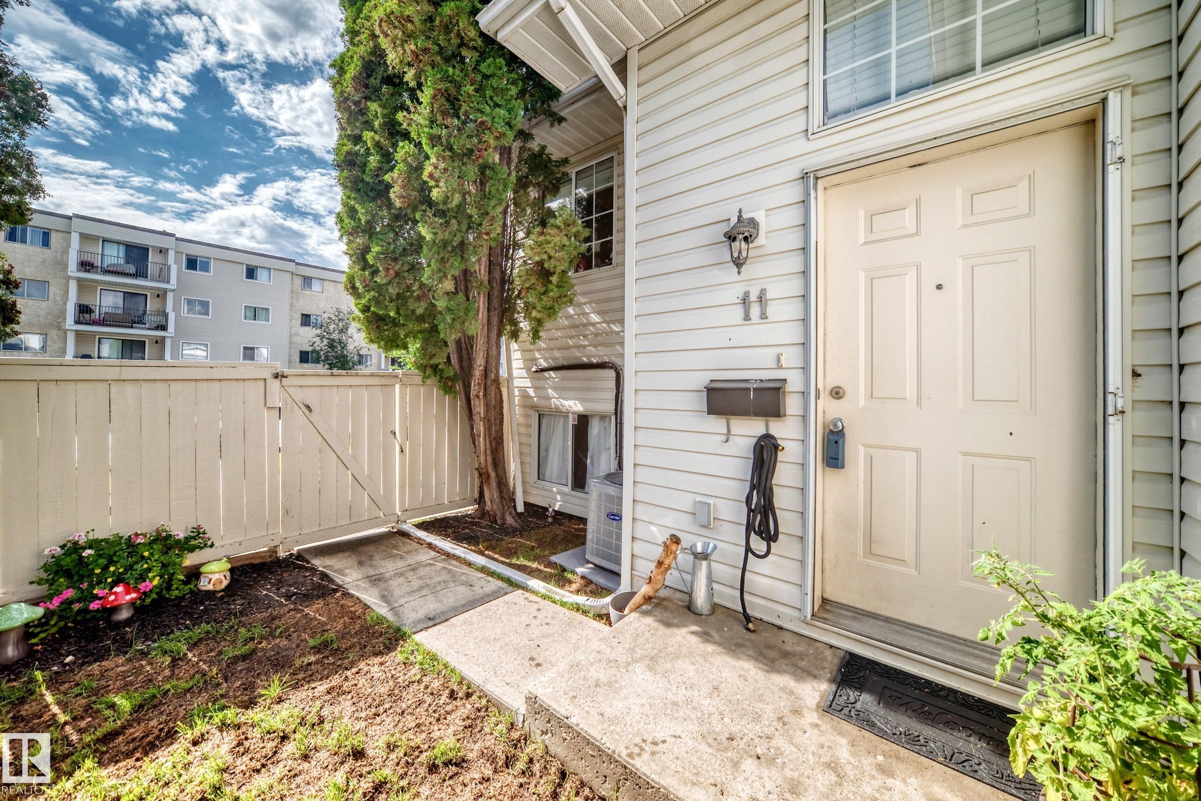 https://zimg.paragon.ice.com/ParagonImages/Property/PM/RAE/225409368/4/0/0/9aade0b8a935babc459a658565f59ba9/1/8e77db6666a6b843b4d0dbc251eb4968/225409368-76a569a7-2897-405b-ae46-ef8cd60046fc.JPG