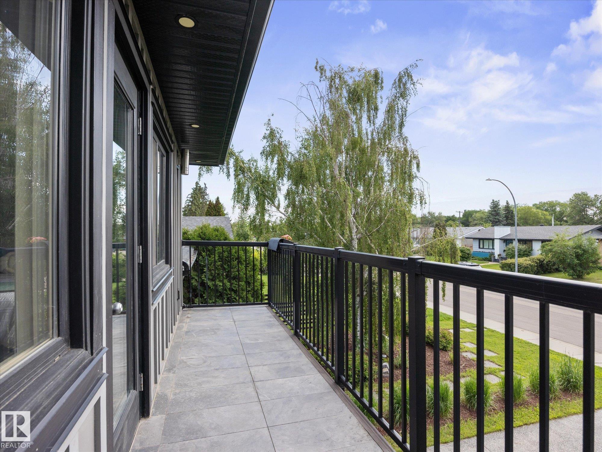 https://zimg.paragon.ice.com/ParagonImages/Property/PM/RAE/225409378/15/0/0/95547ac0183780e18f77bfbe6795e7b9/1/3bf48a60b6e16e24a3c273a05d083d31/225409378-8ab9f7dd-ef52-4448-b5ab-7ad08bb038af.JPG